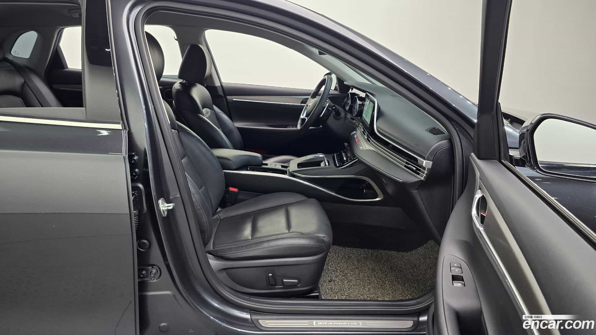 Grandeur Hyundai 2021.4-OPTION-015