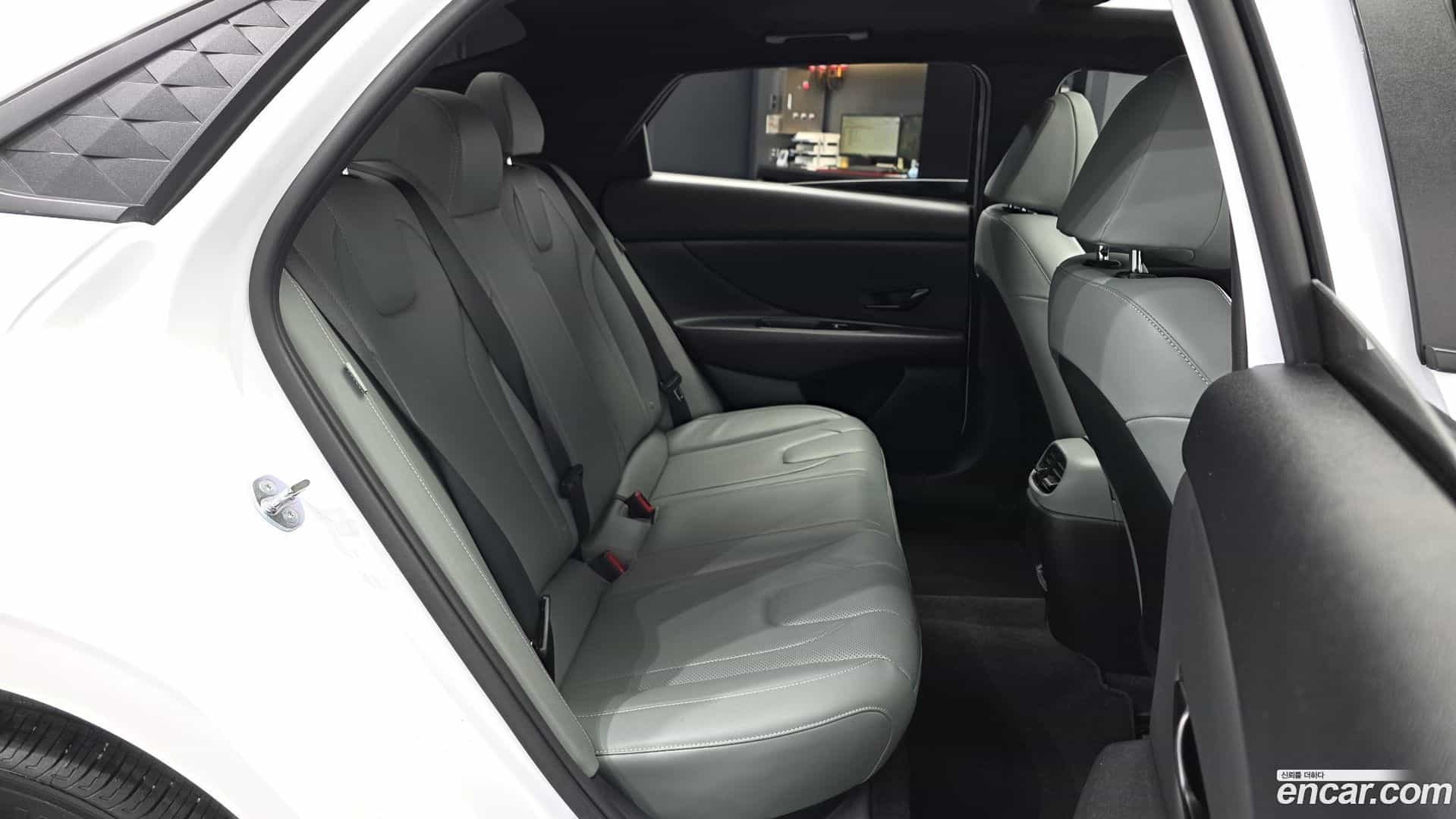 AVANTE Hyundai 2025.7-OPTION-016