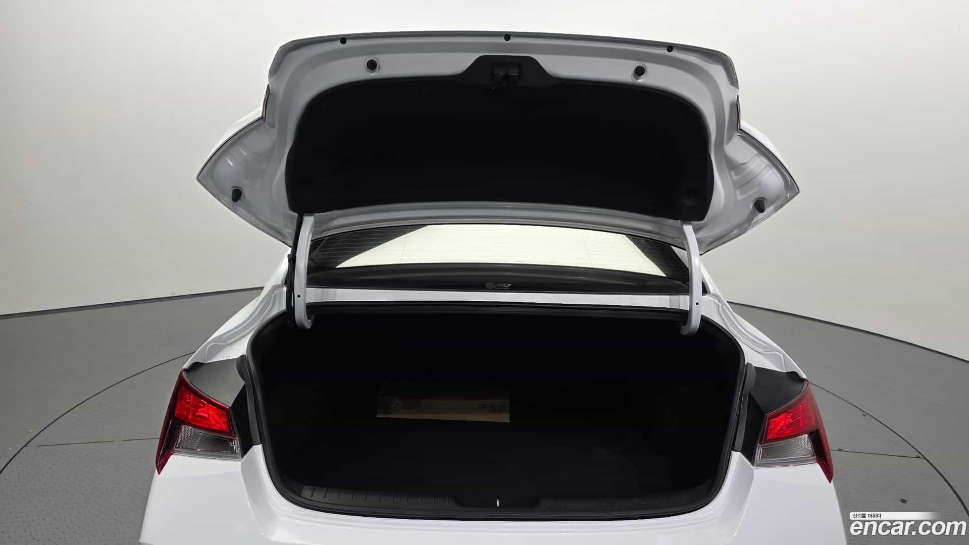 AVANTE Hyundai 2025.7-OPTION-024