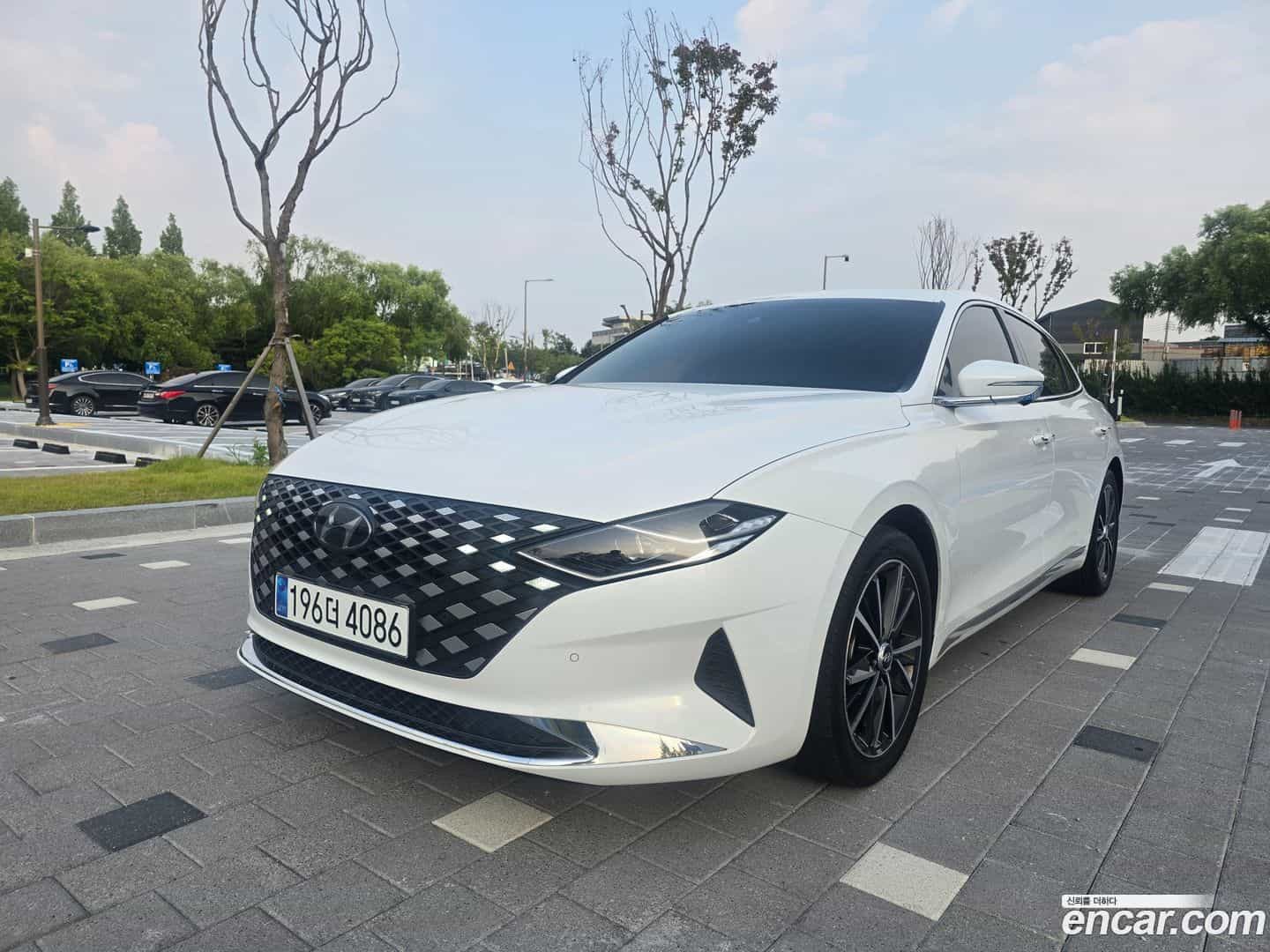 Grandeur Hyundai 2022.4-OUTER-001