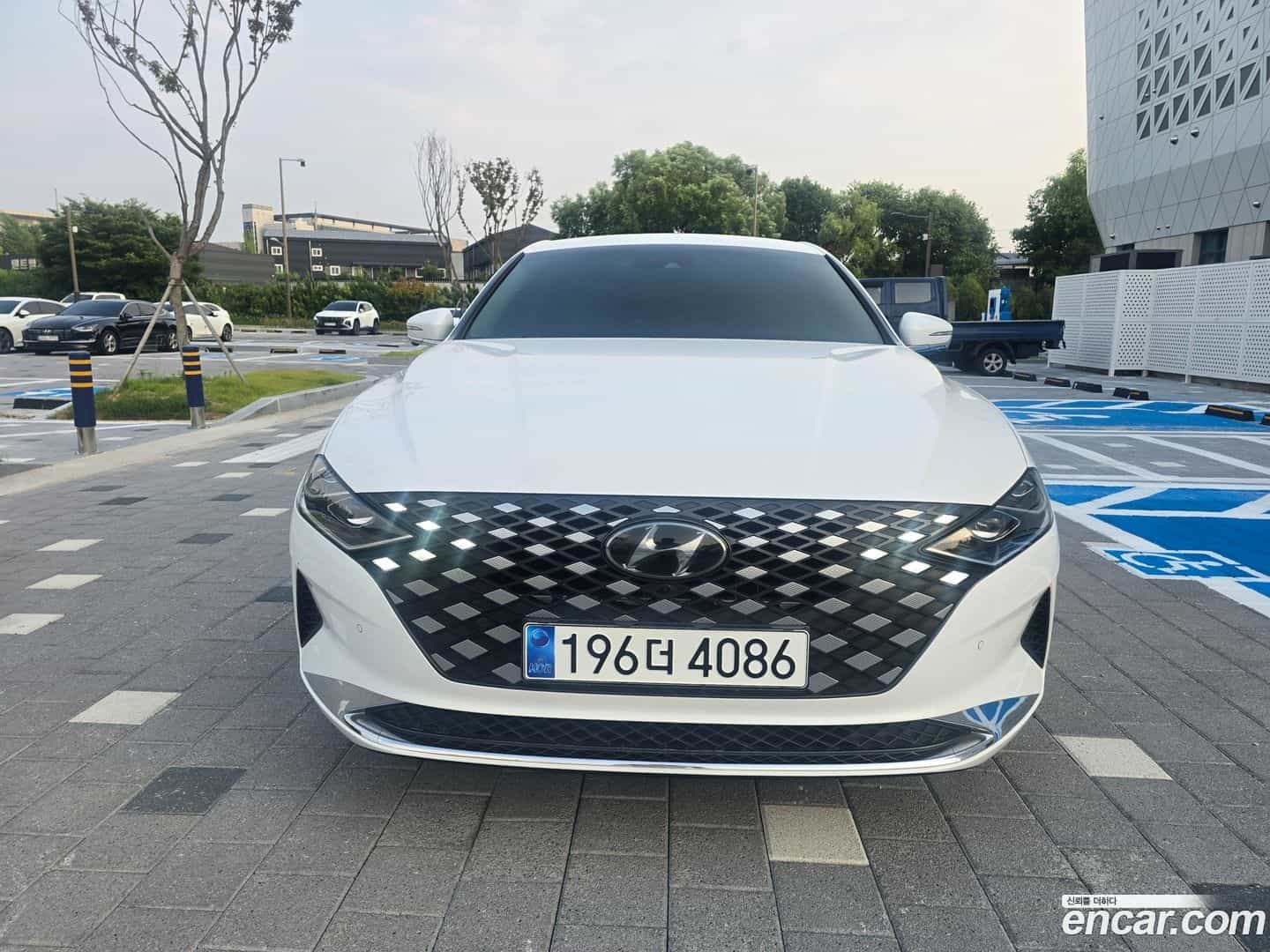 Grandeur Hyundai 2022.4-OUTER-002