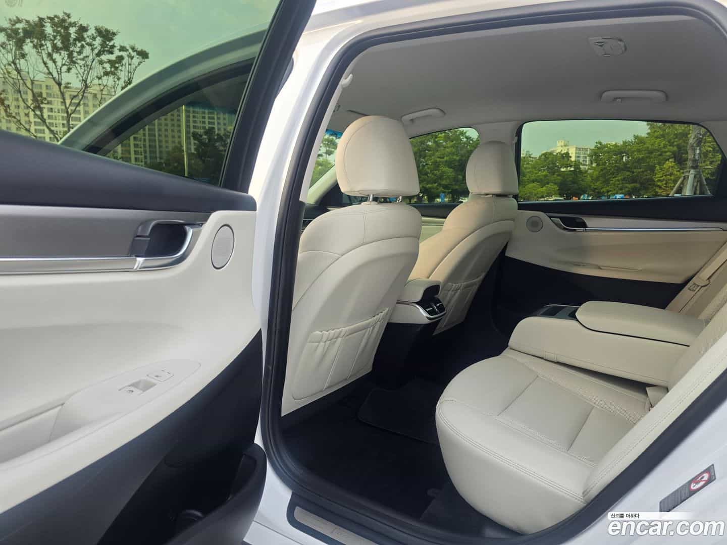 Grandeur Hyundai 2022.4-OPTION-020