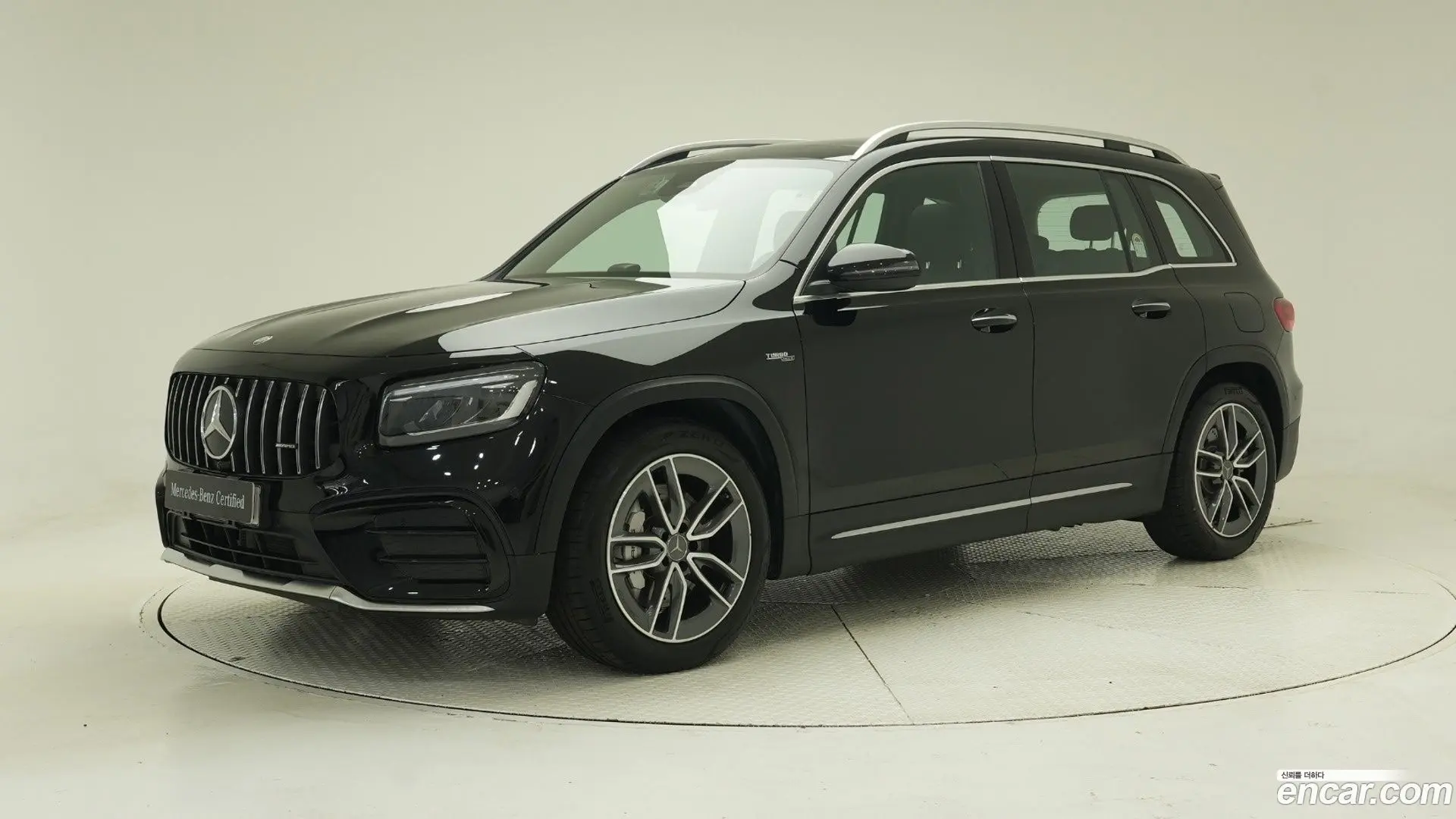 Main__Slider__Photo:GLB-Class Mercedes-Benz 2025.8-0