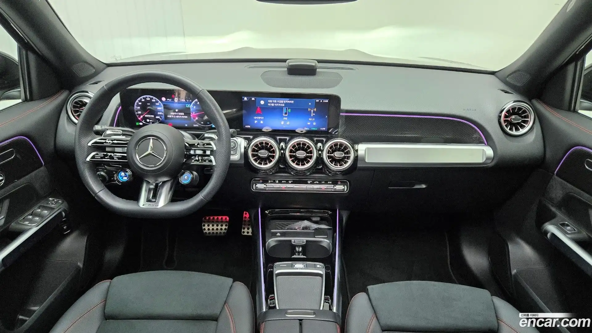 GLB-Class Mercedes-Benz 2025.8-INNER-007