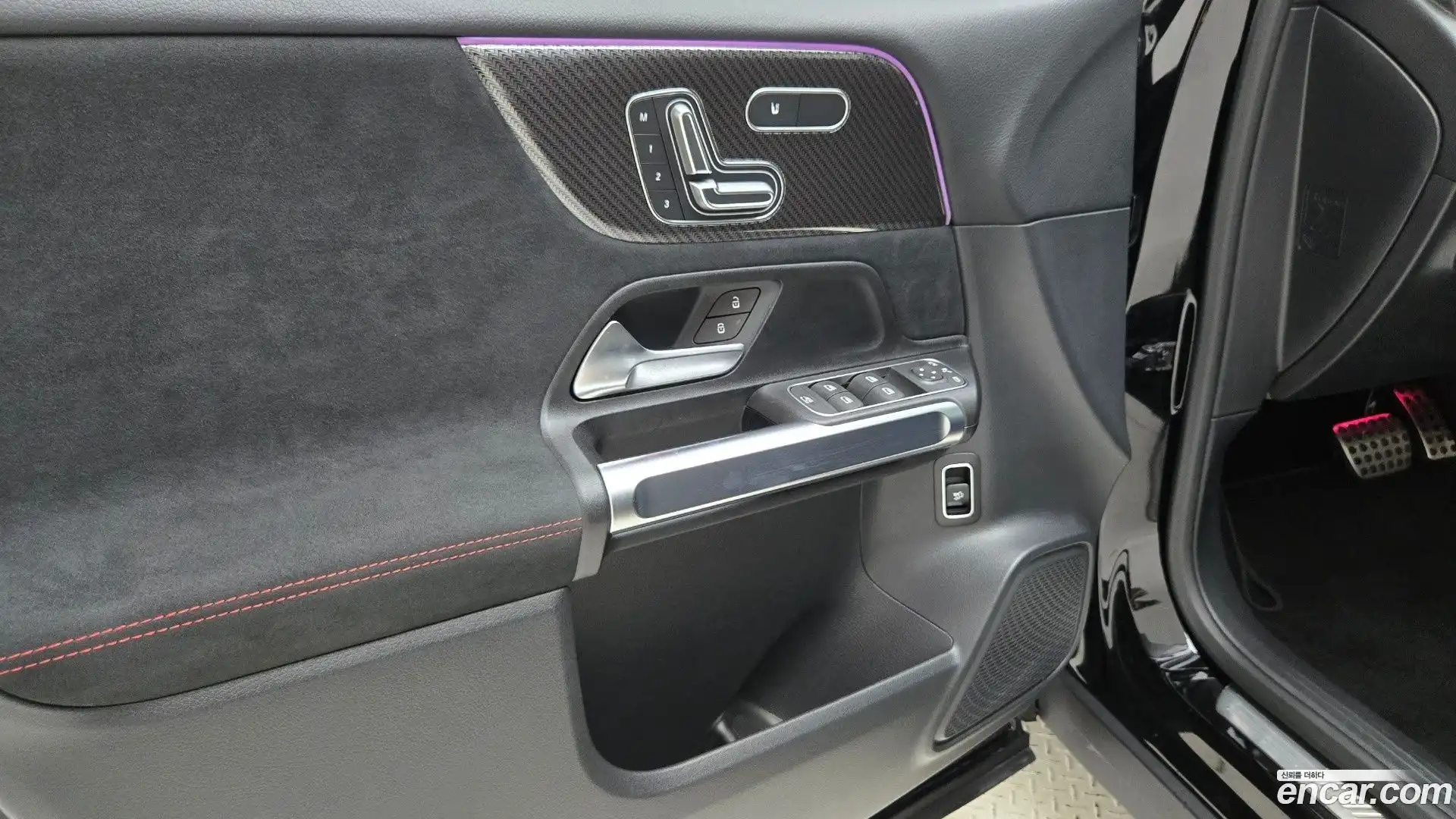 GLB-Class Mercedes-Benz 2025.8-OPTION-019