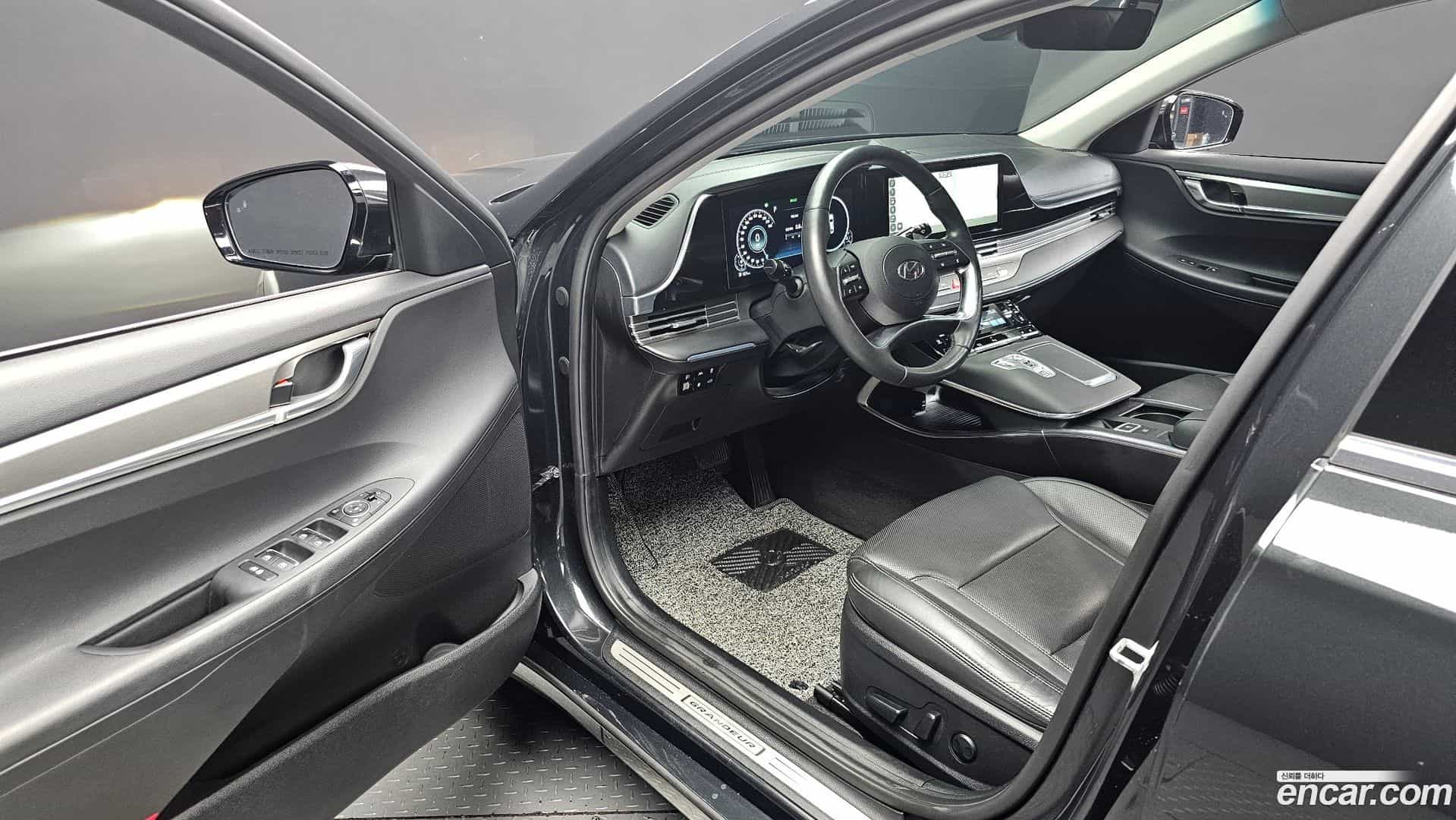 Grandeur Hyundai 2022.0-INNER-010