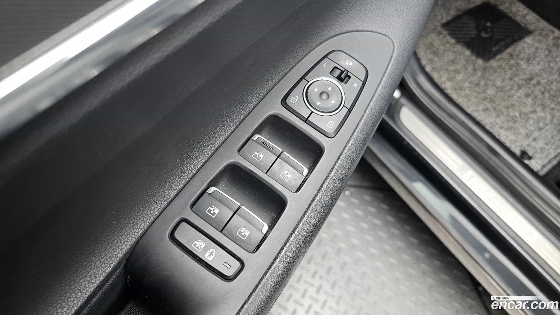 Grandeur Hyundai 2022.0-OPTION-023