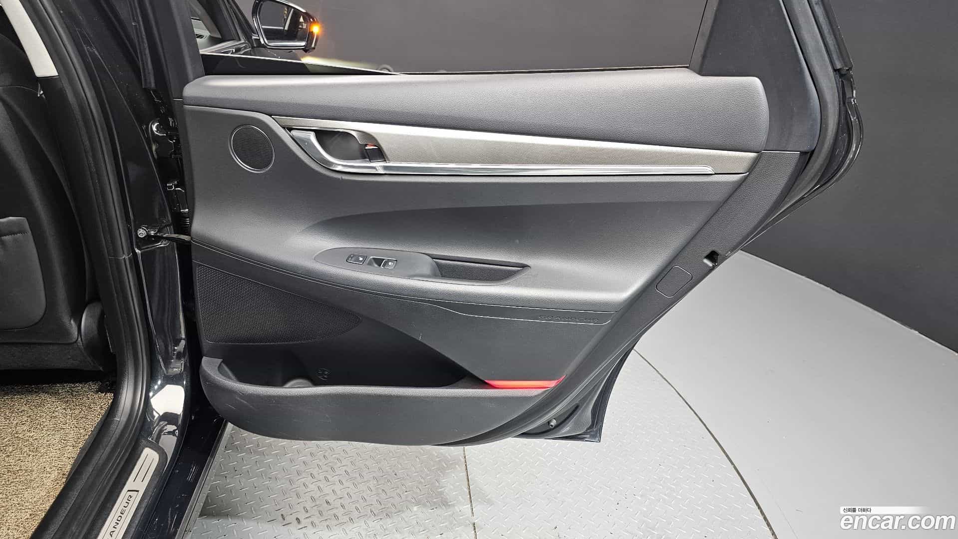 Grandeur Hyundai 2022.0-INNER-035