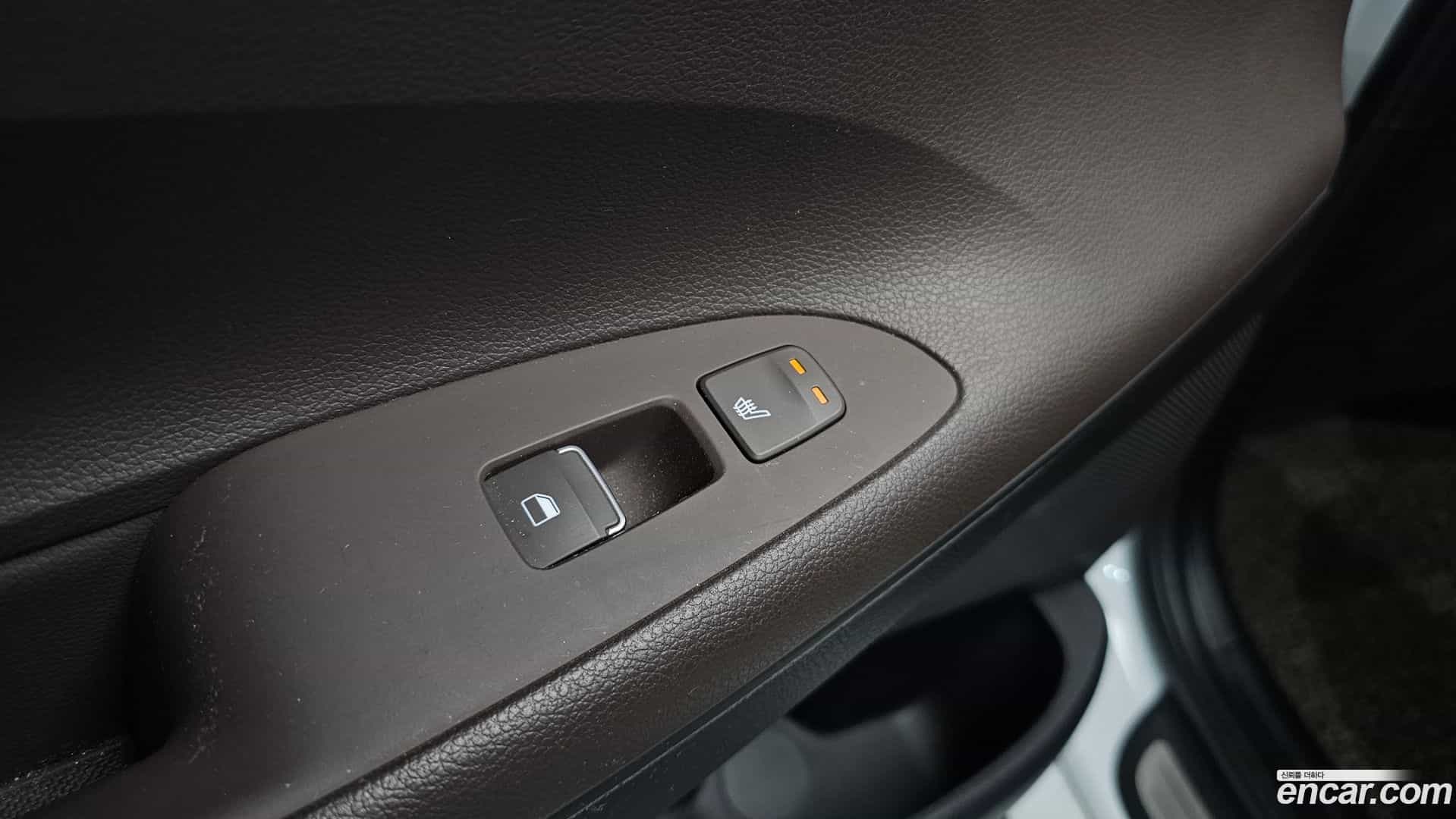 Grandeur Hyundai 2018.6-OPTION-023