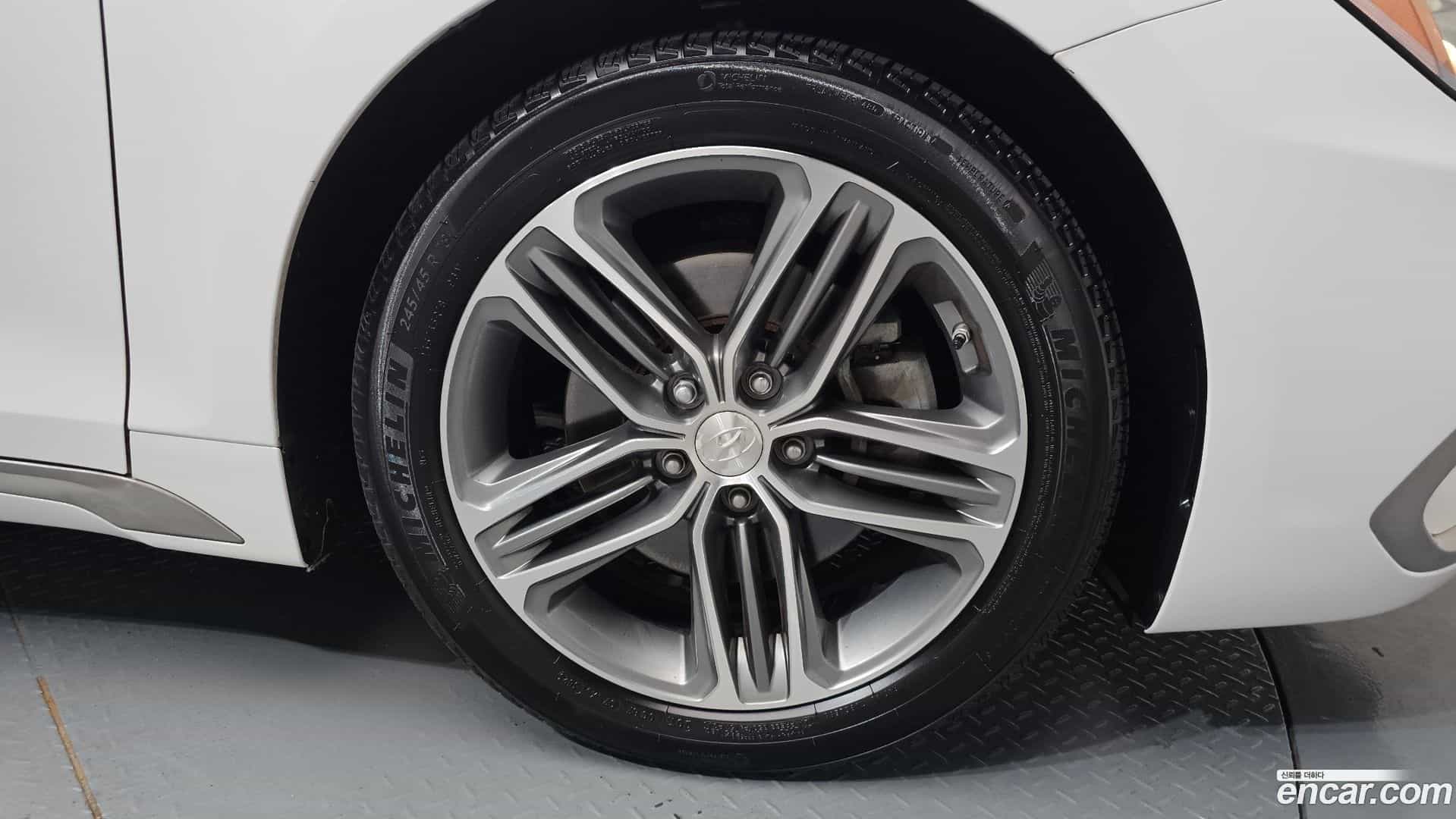 Grandeur Hyundai 2018.6-OUTER-031