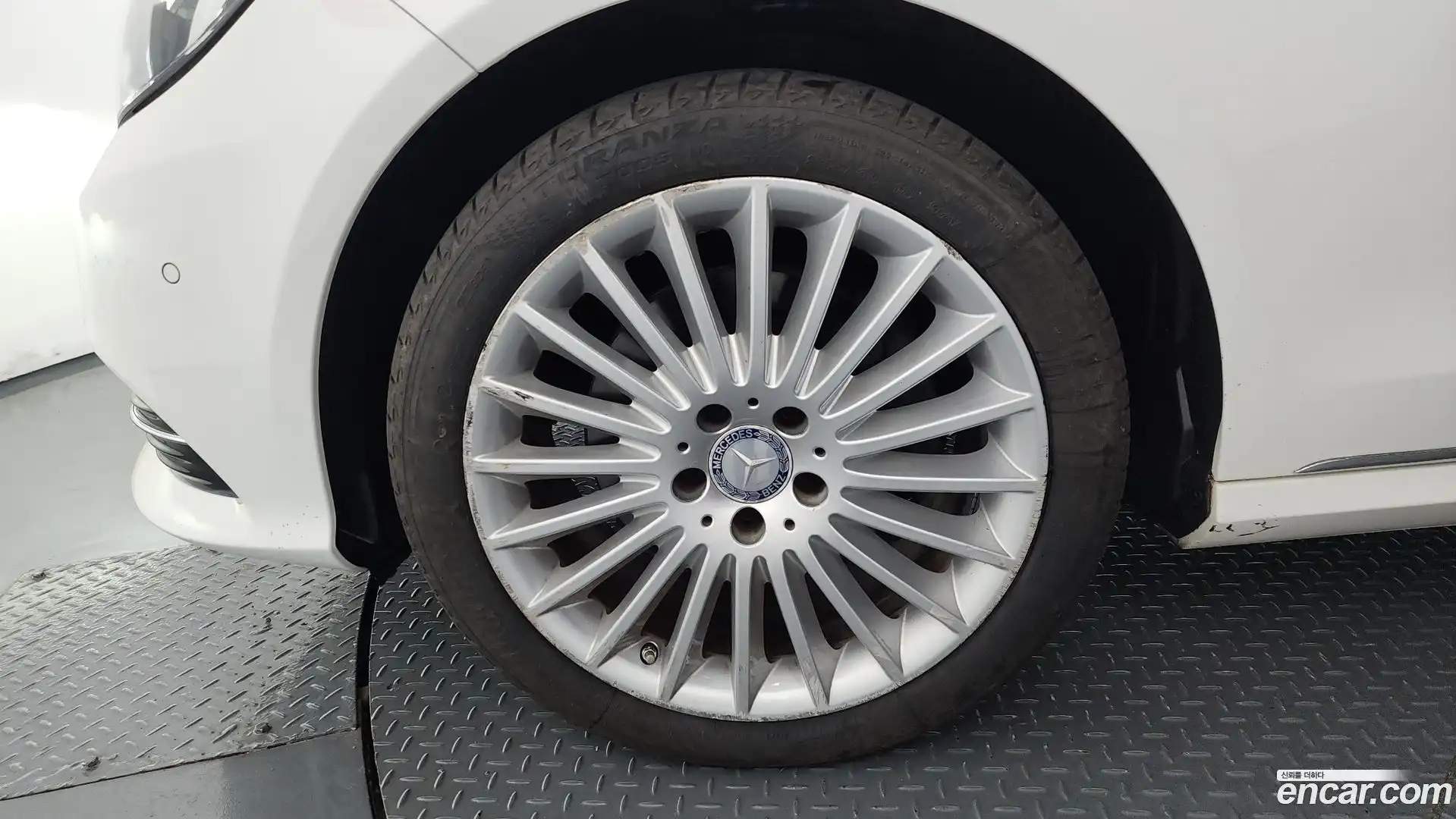 E-Class Mercedes-Benz 2015.6-OUTER-005