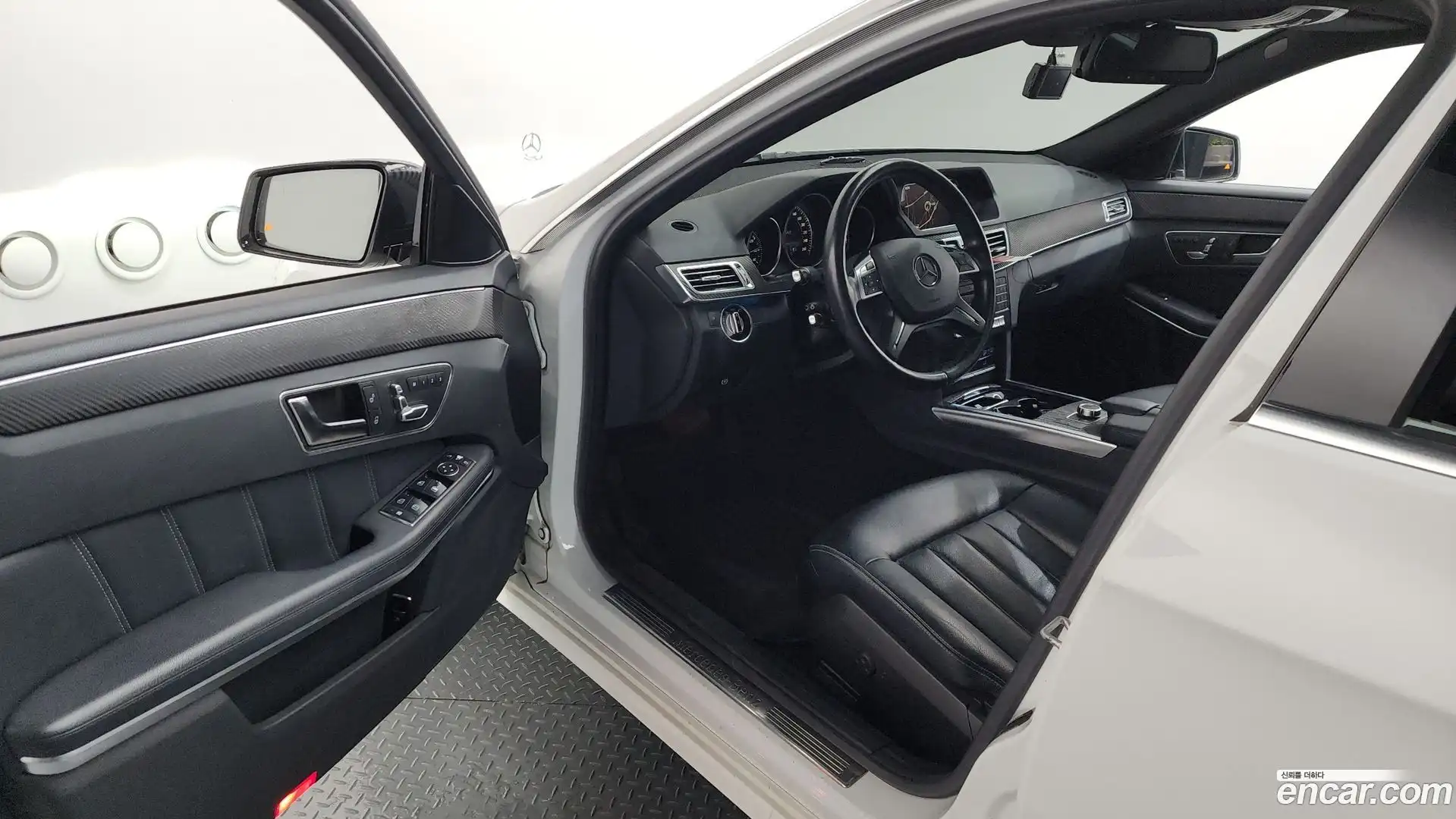 E-Class Mercedes-Benz 2015.6-INNER-010