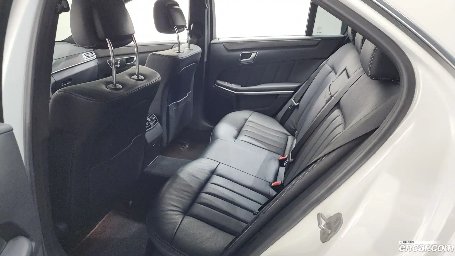 E-Class Mercedes-Benz 2015.6-OPTION-015