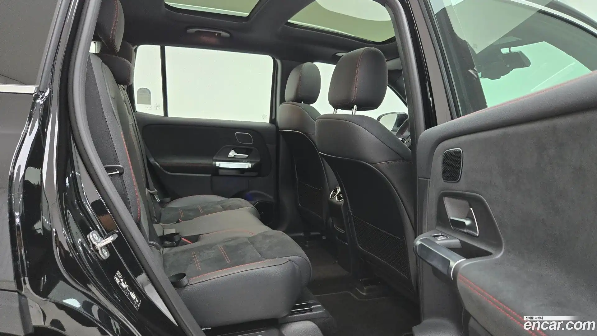 EQB Mercedes-Benz 2025.8-INNER-010