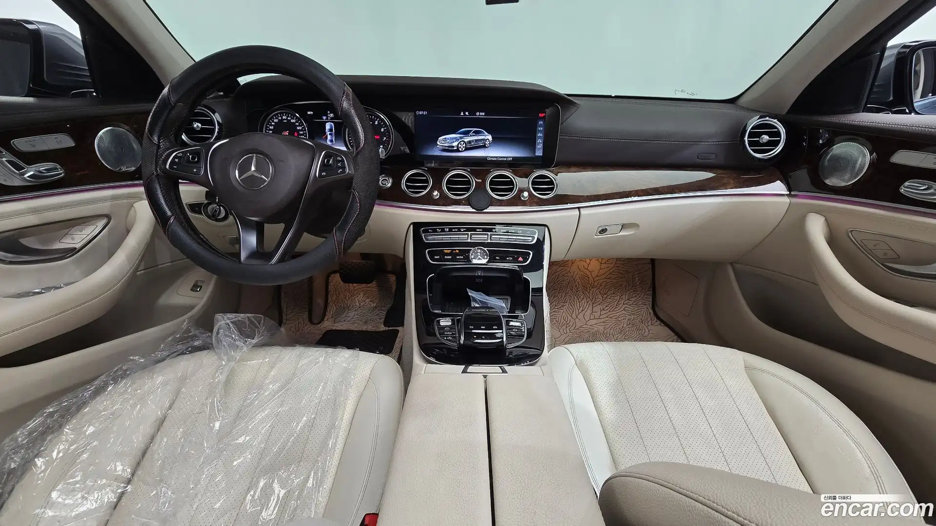 E-Class Mercedes-Benz 2017.5-INNER-007