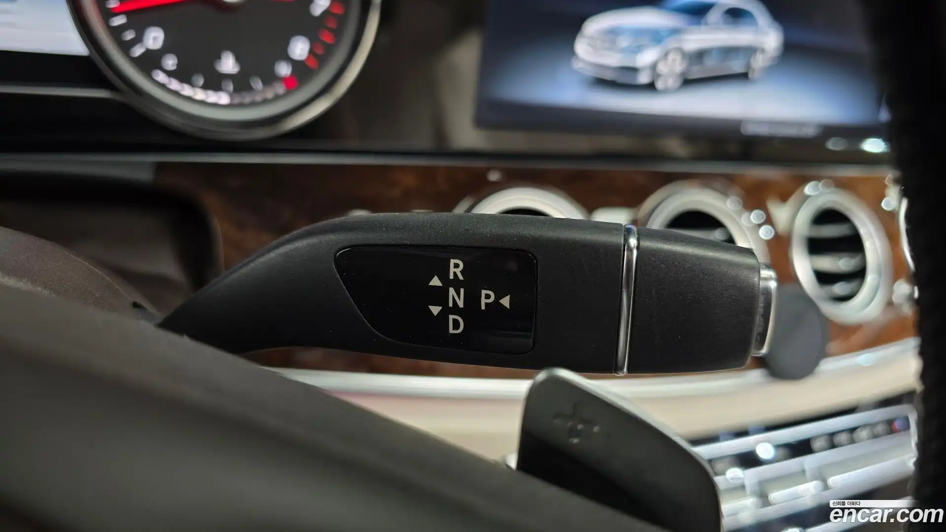 E-Class Mercedes-Benz 2017.5-INNER-009