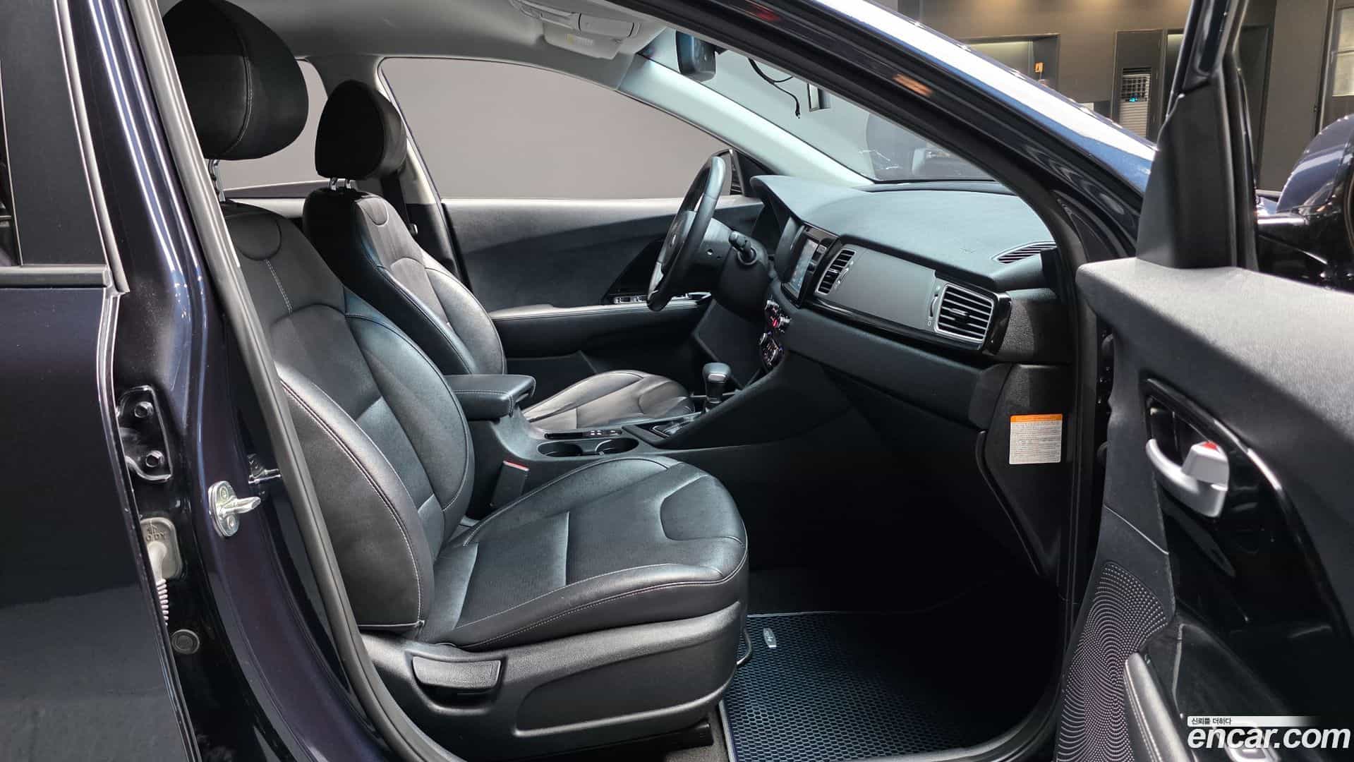 Niro Kia 2017.2-INNER-036