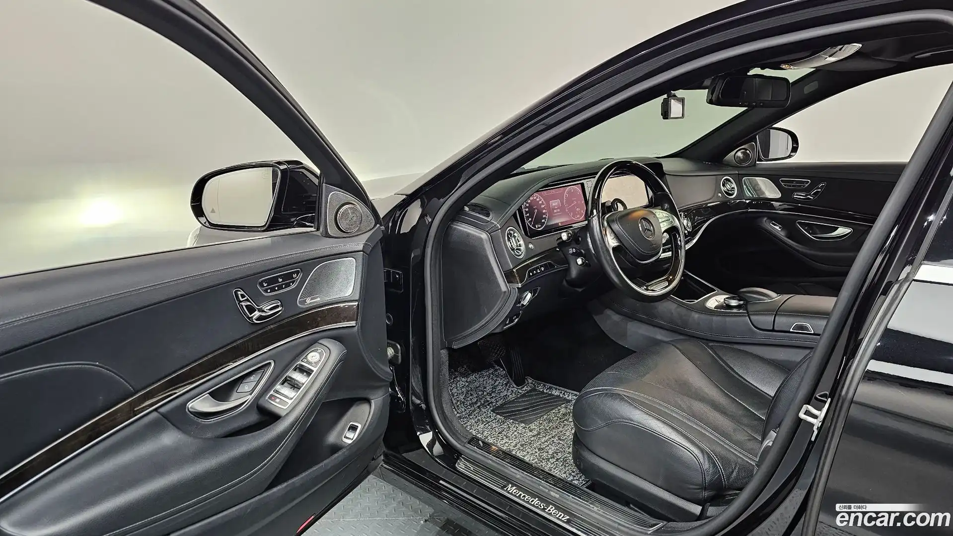 S-Class Mercedes-Benz 2015.3-INNER-010