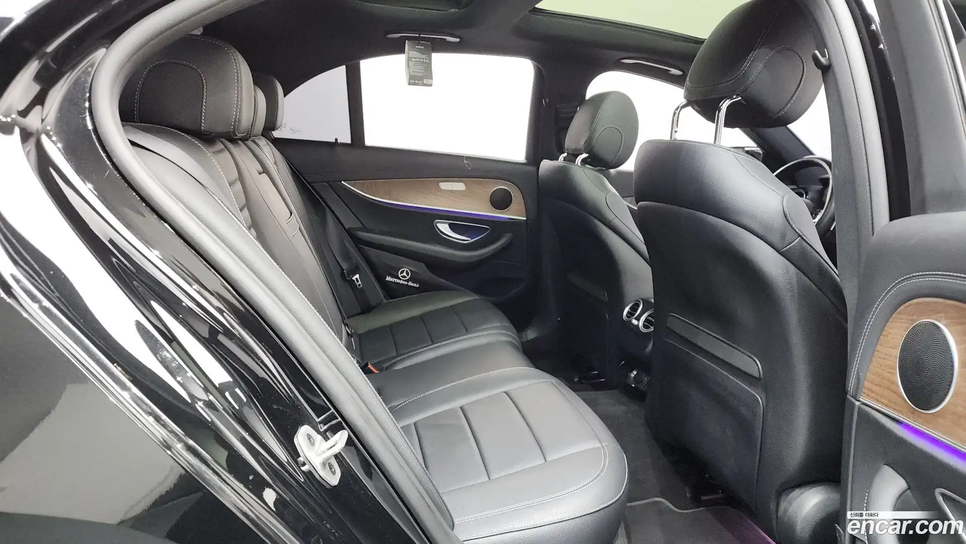 E-Class Mercedes-Benz 2021.11-OPTION-015