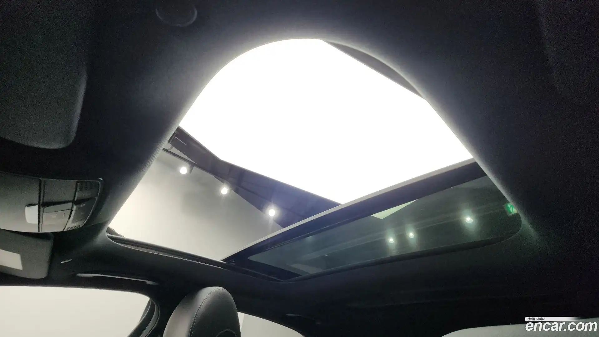 E-Class Mercedes-Benz 2021.11-OPTION-021