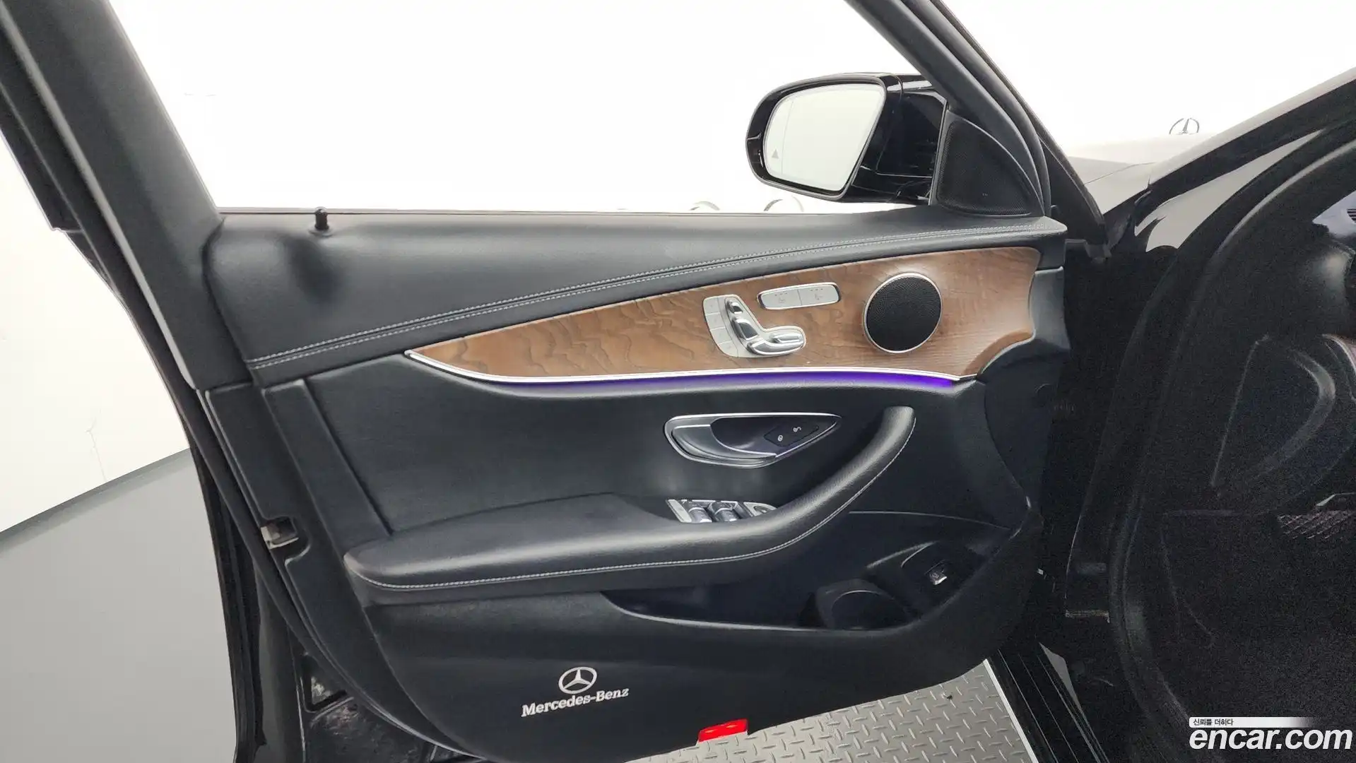 E-Class Mercedes-Benz 2021.11-INNER-034