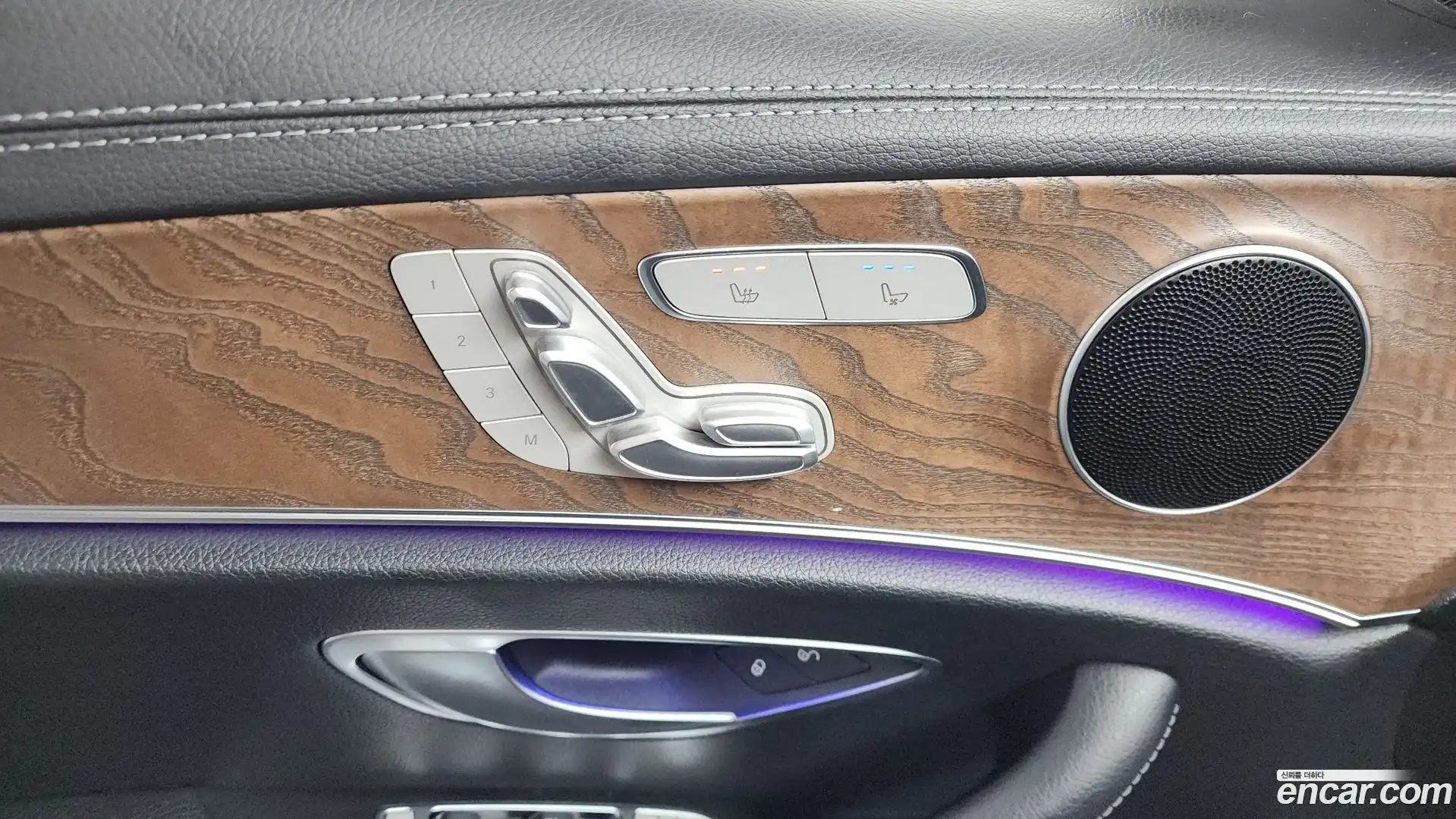 E-Class Mercedes-Benz 2021.11-OPTION-048