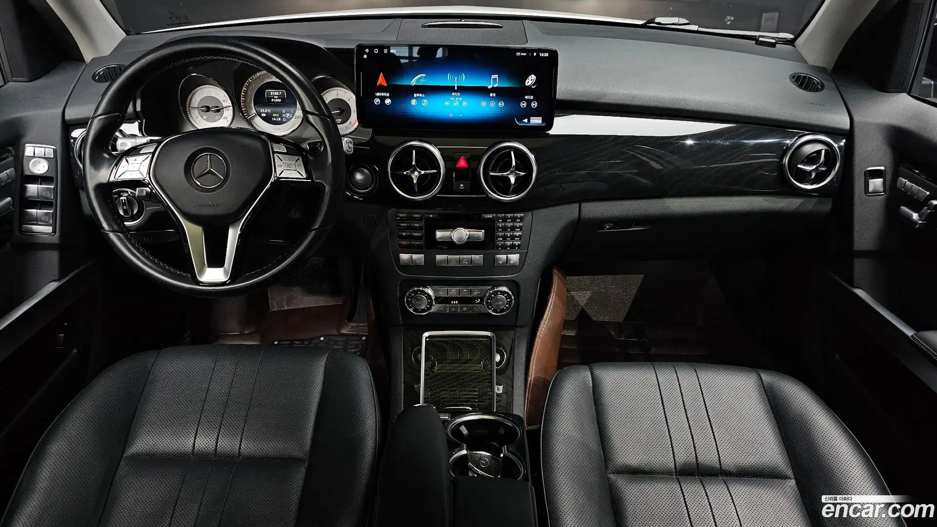 GLK-Class Mercedes-Benz 2015.3-INNER-007