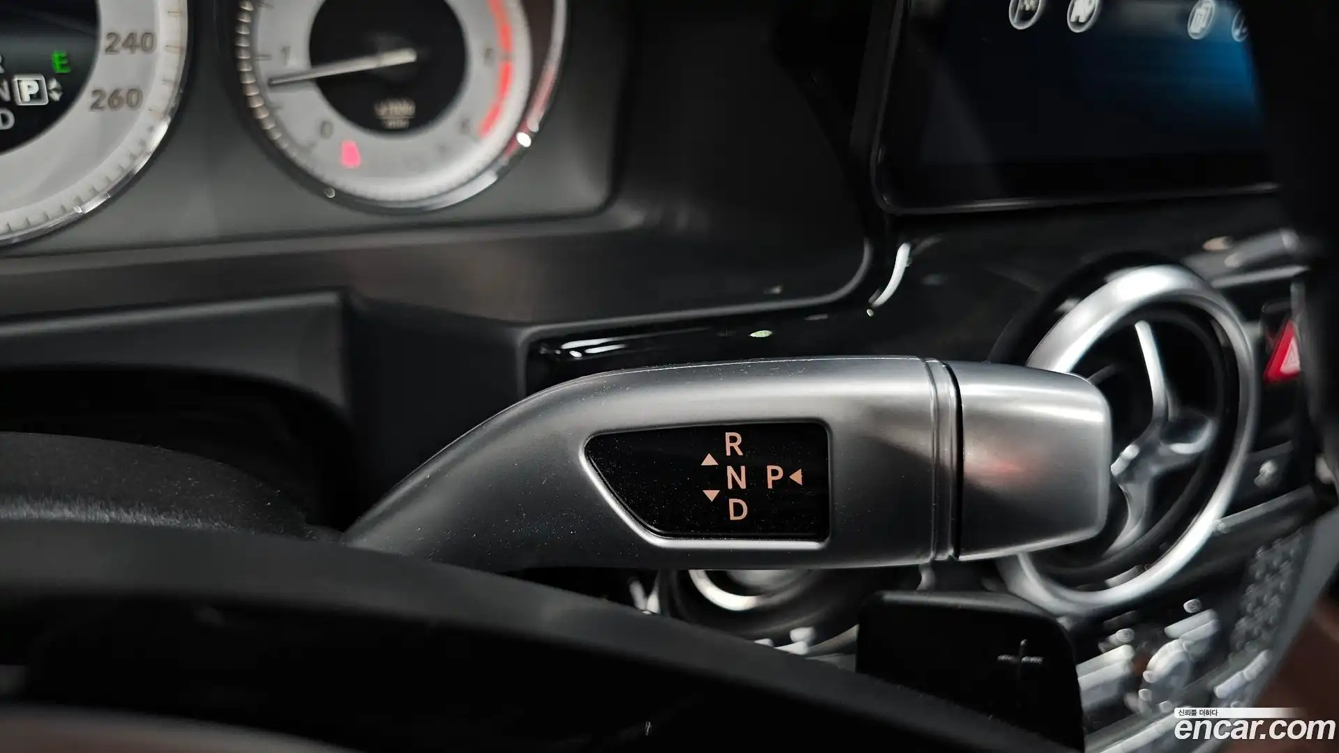 GLK-Class Mercedes-Benz 2015.3-INNER-009