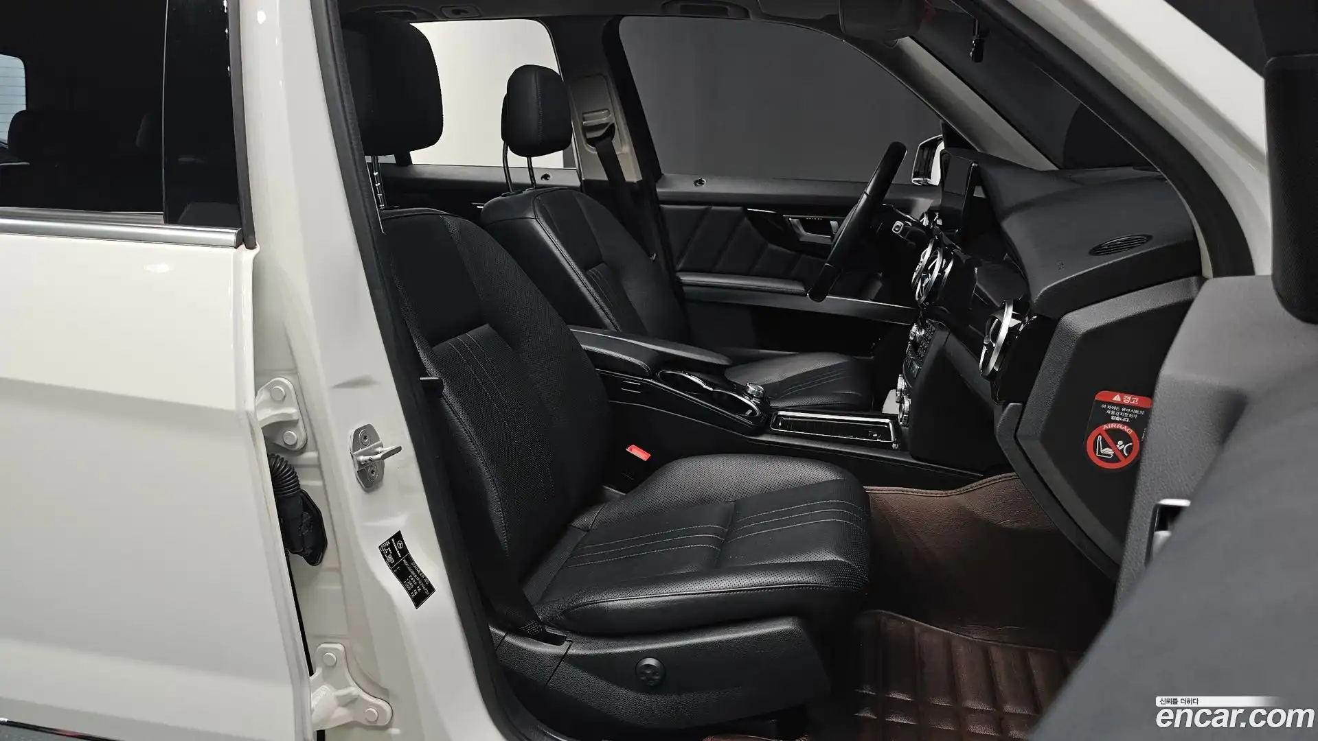 GLK-Class Mercedes-Benz 2015.3-INNER-010
