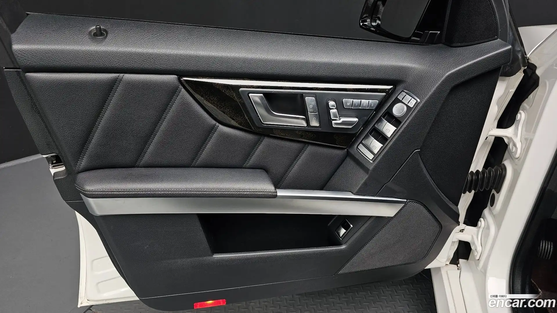GLK-Class Mercedes-Benz 2015.3-INNER-034