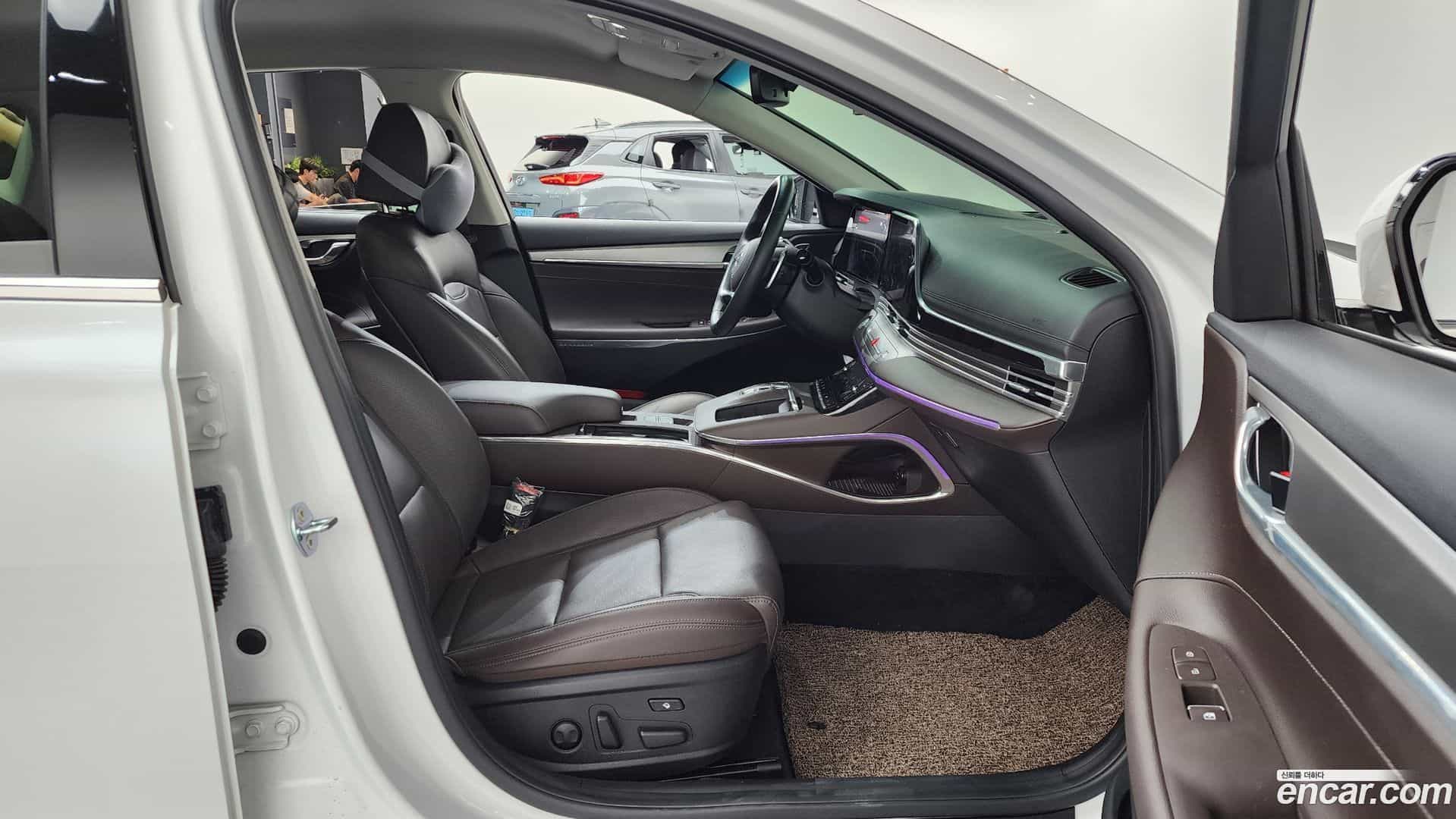Grandeur Hyundai 2020.11-INNER-036