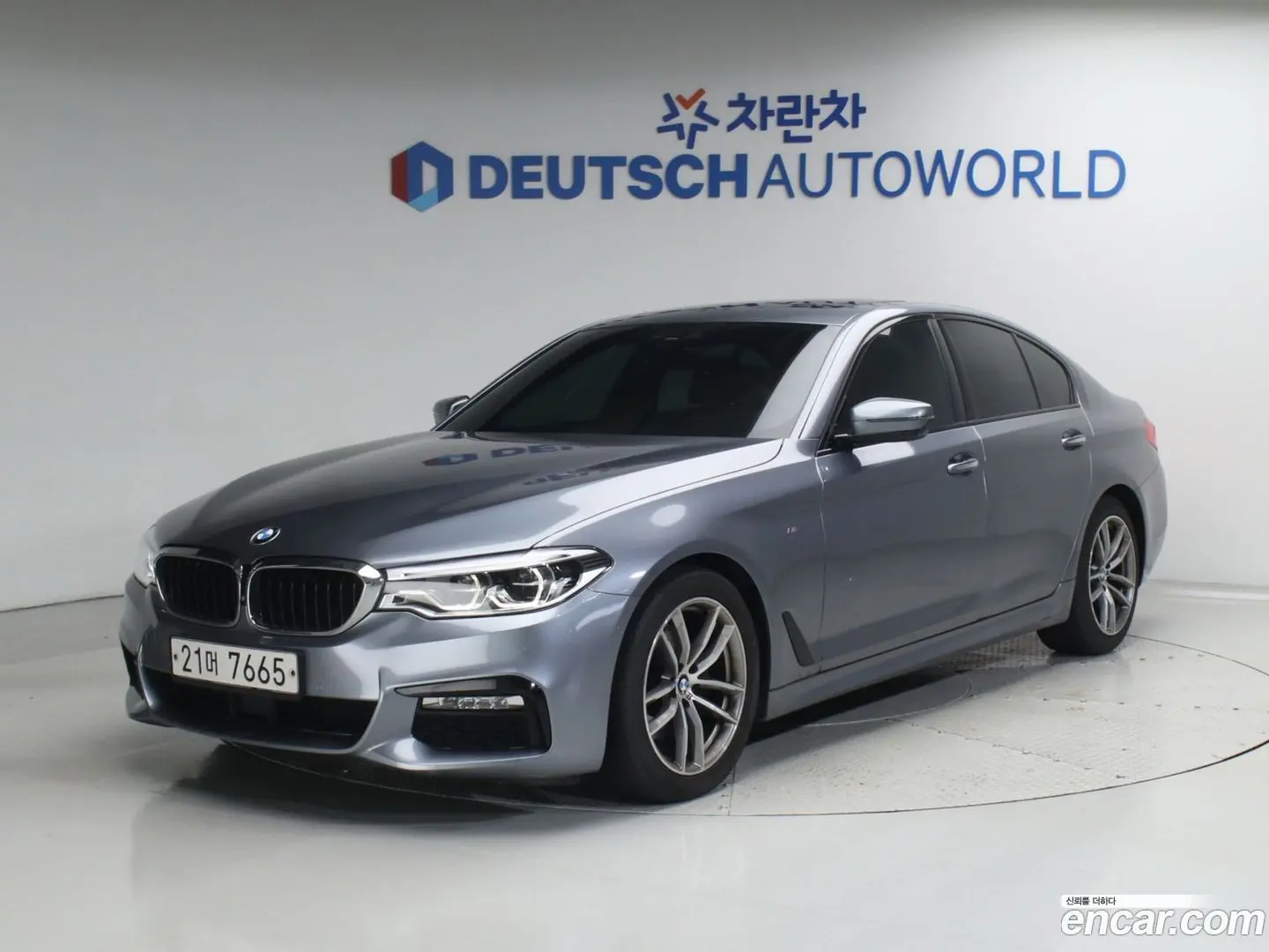 Main__Slider__Photo:5-Series BMW 2017.6-0