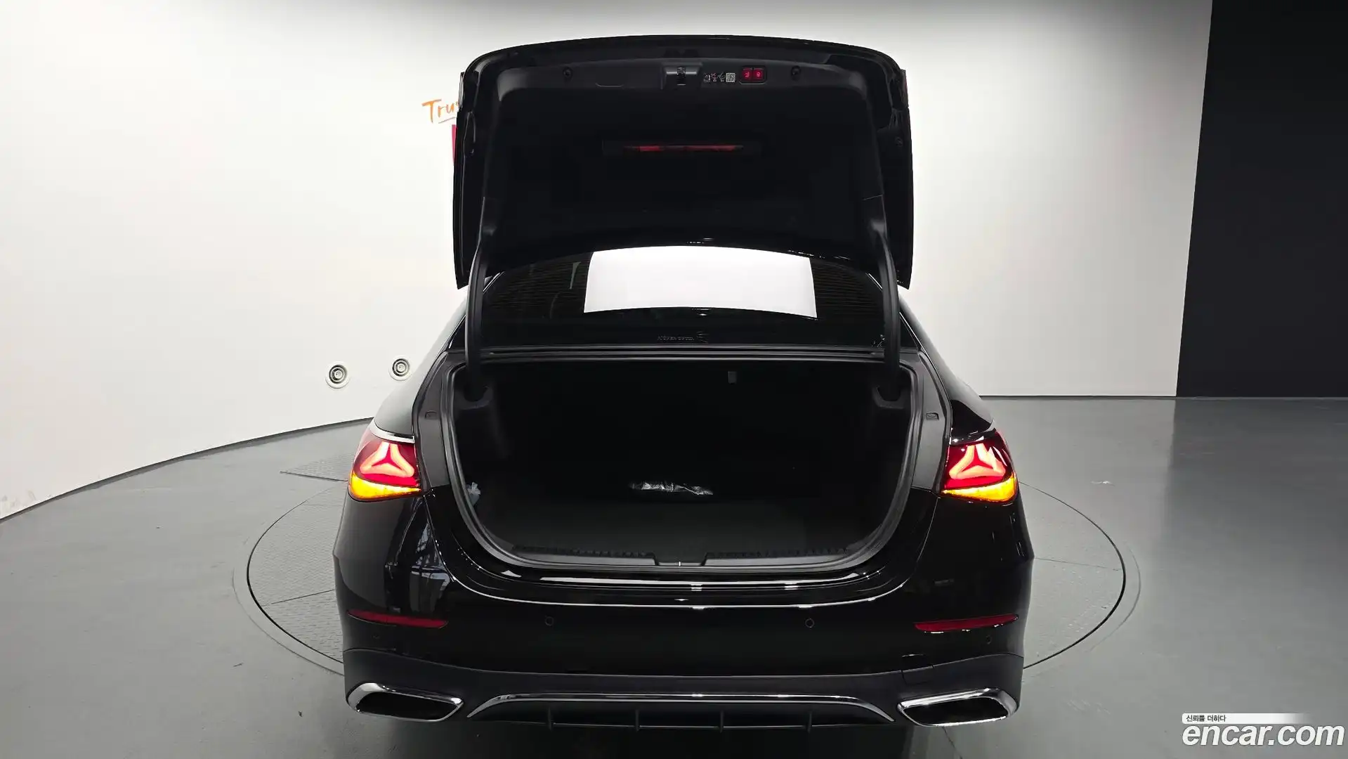 E-Class Mercedes-Benz 2024.3-OPTION-024