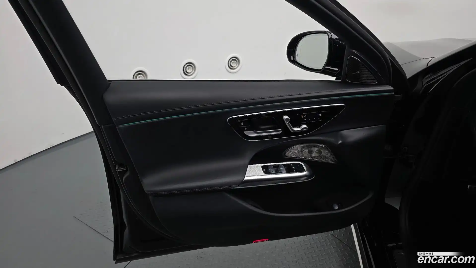 E-Class Mercedes-Benz 2024.3-INNER-034