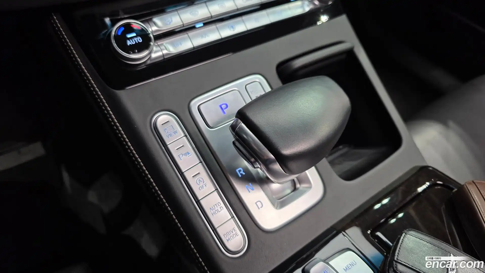 G90 Genesis 2019.7-INNER-009
