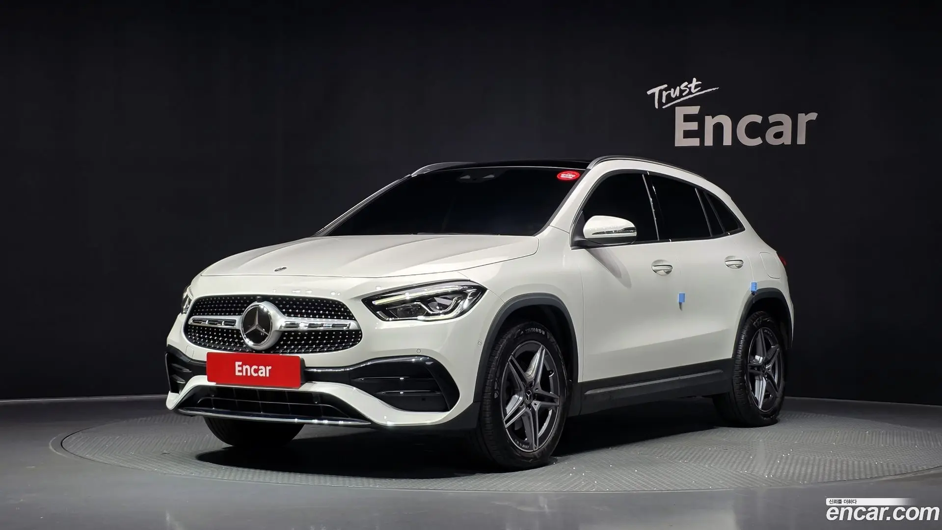Main__Slider__Photo:GLA-Class Mercedes-Benz 2022.11-0