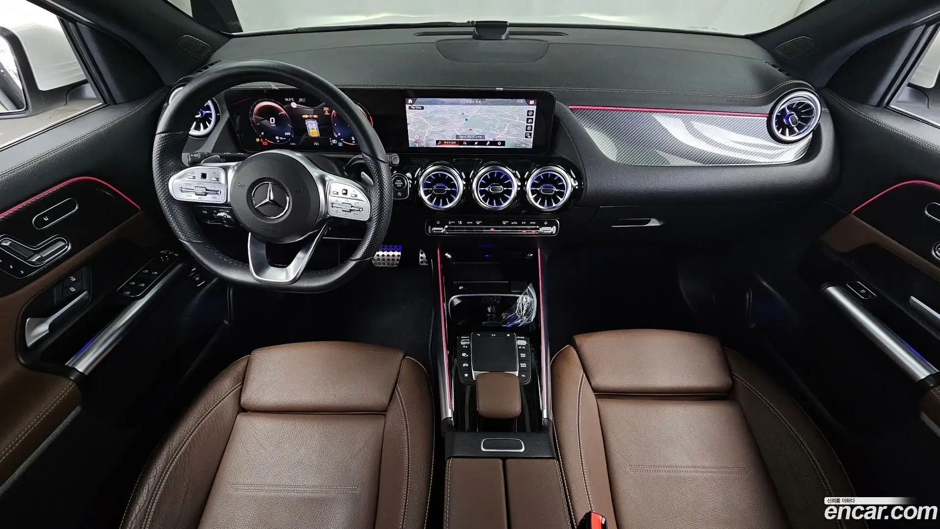 GLA-Class Mercedes-Benz 2022.11-INNER-007