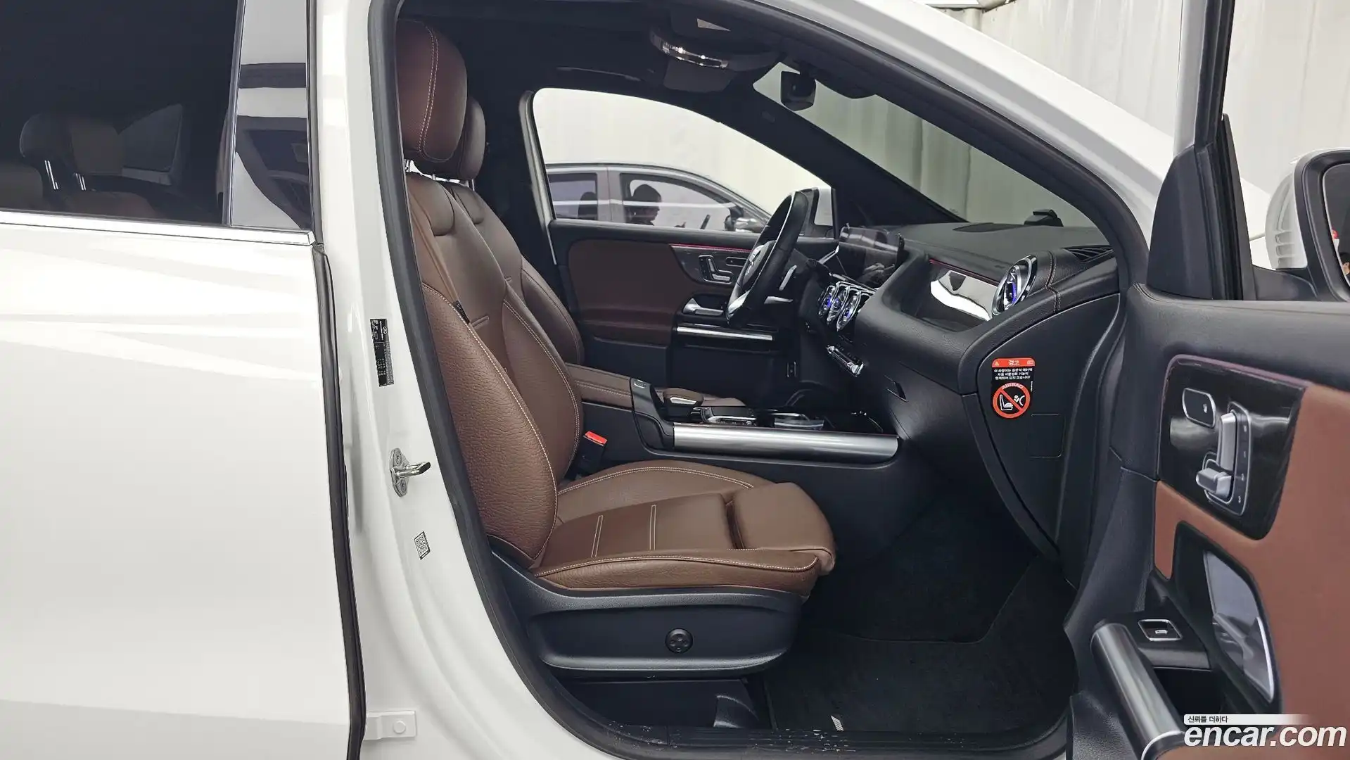 GLA-Class Mercedes-Benz 2022.11-OPTION-015