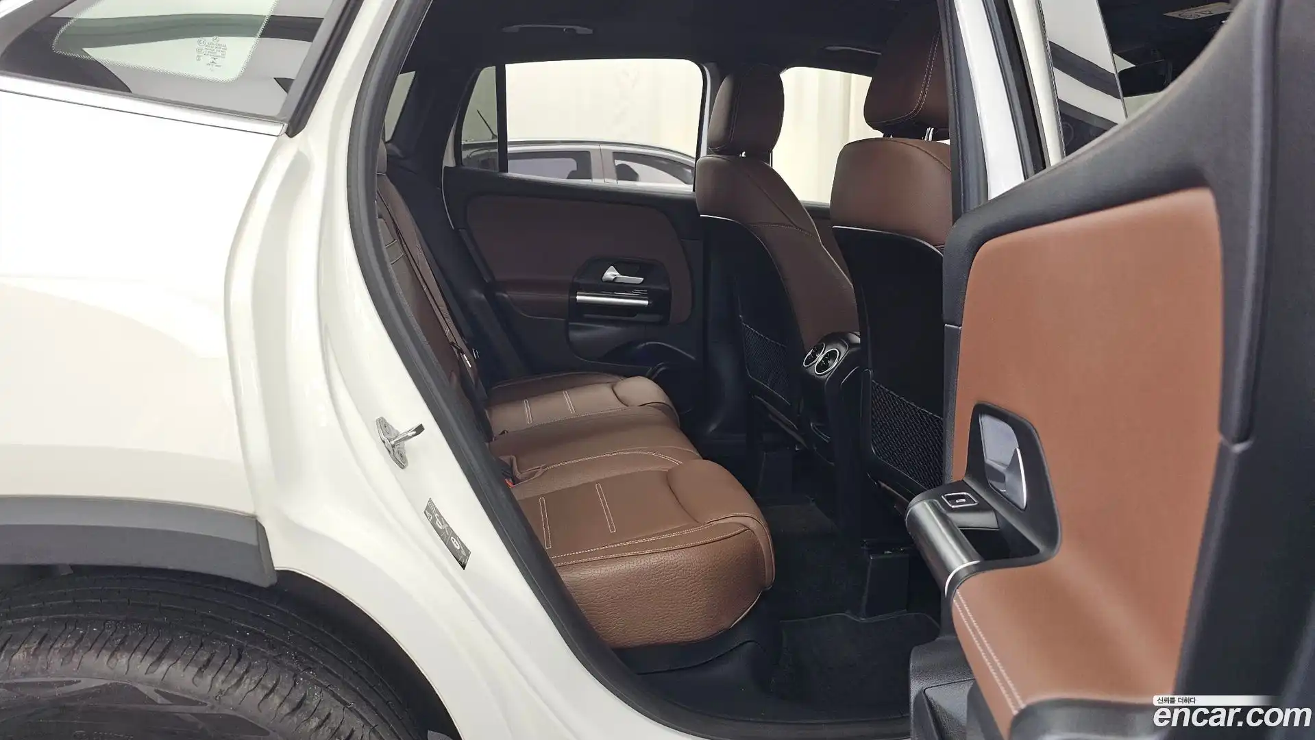 GLA-Class Mercedes-Benz 2022.11-OPTION-016