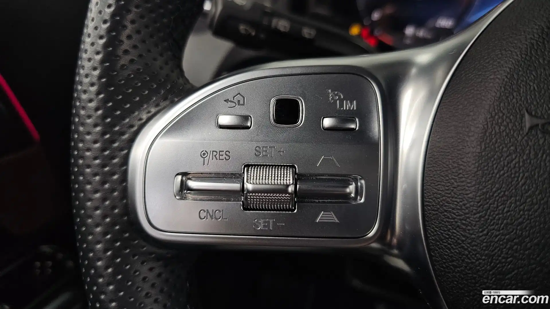 GLA-Class Mercedes-Benz 2022.11-OPTION-022