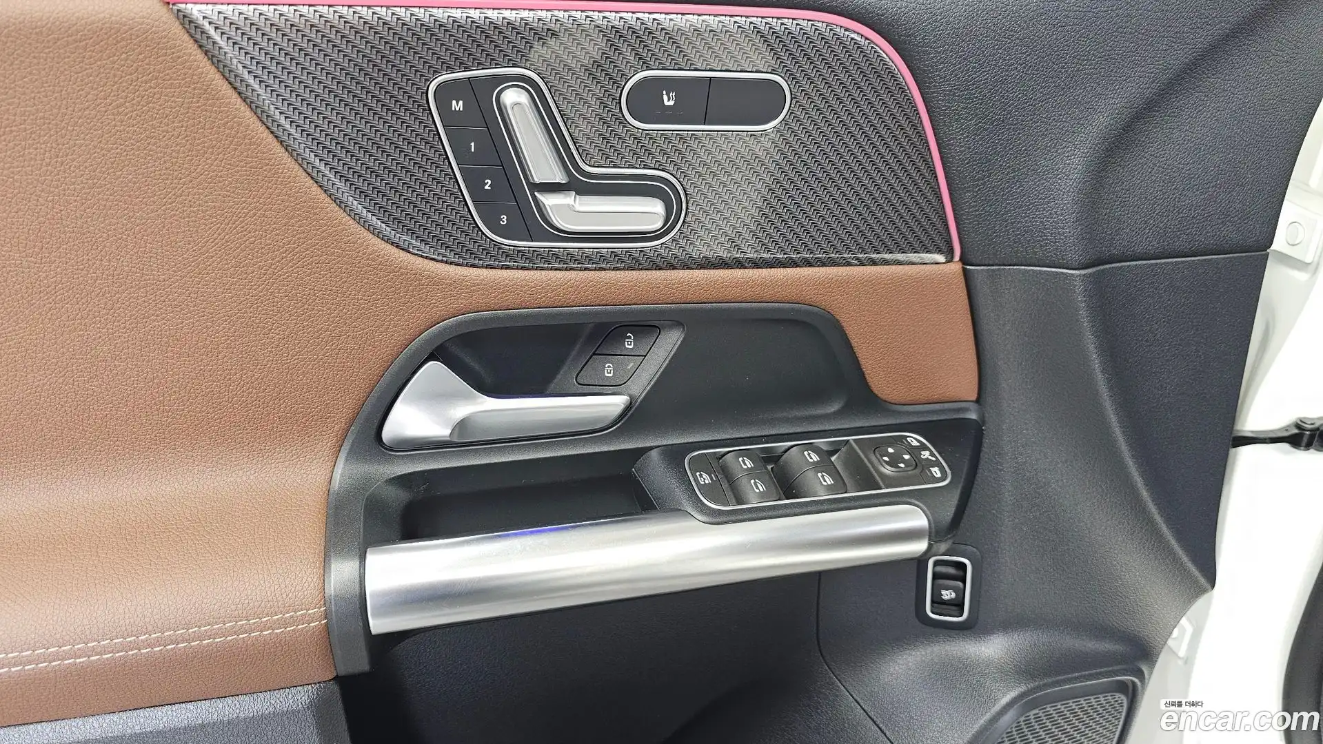 GLA-Class Mercedes-Benz 2022.11-OPTION-044