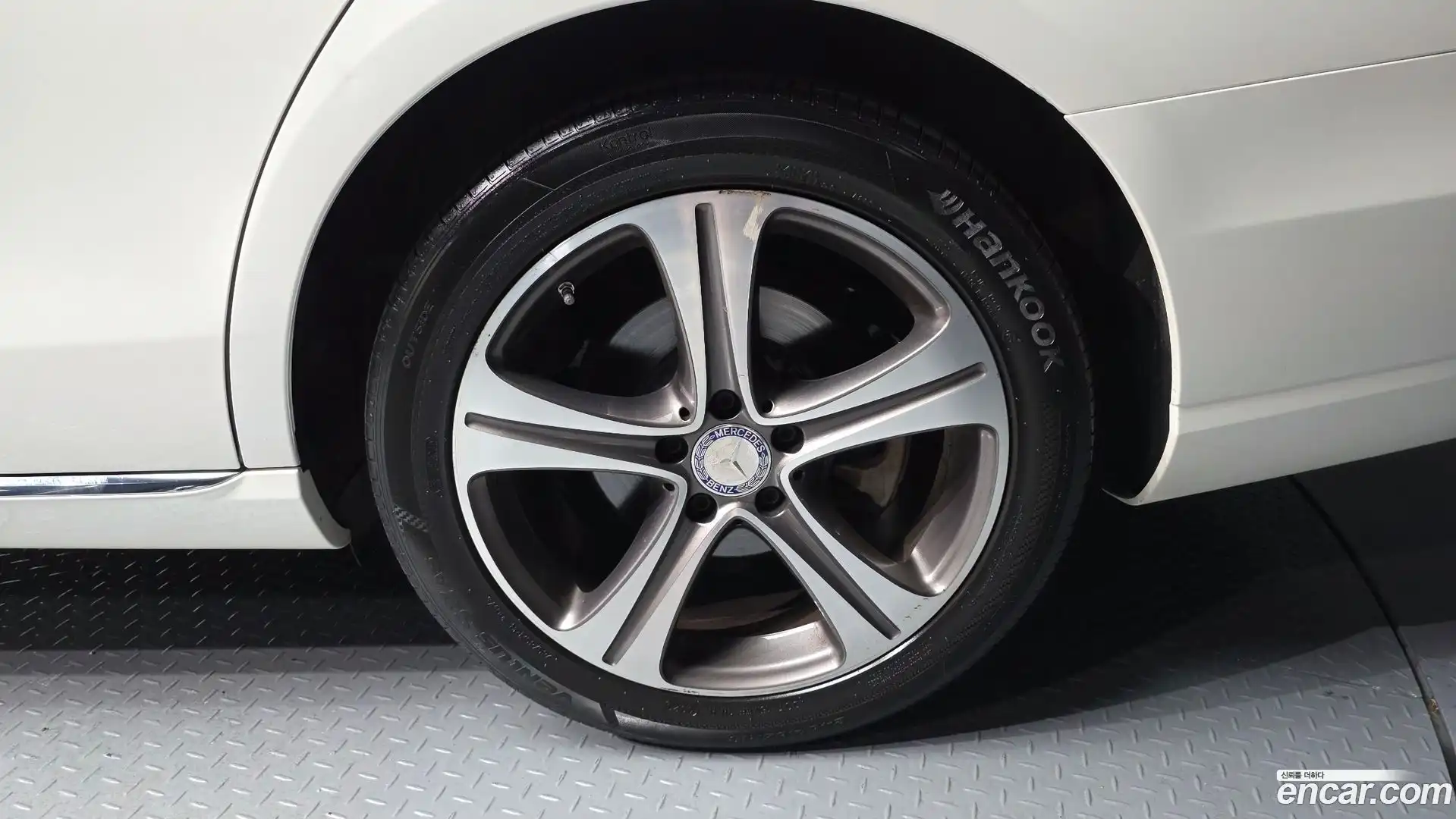 E-Class Mercedes-Benz 2016.10-OUTER-005