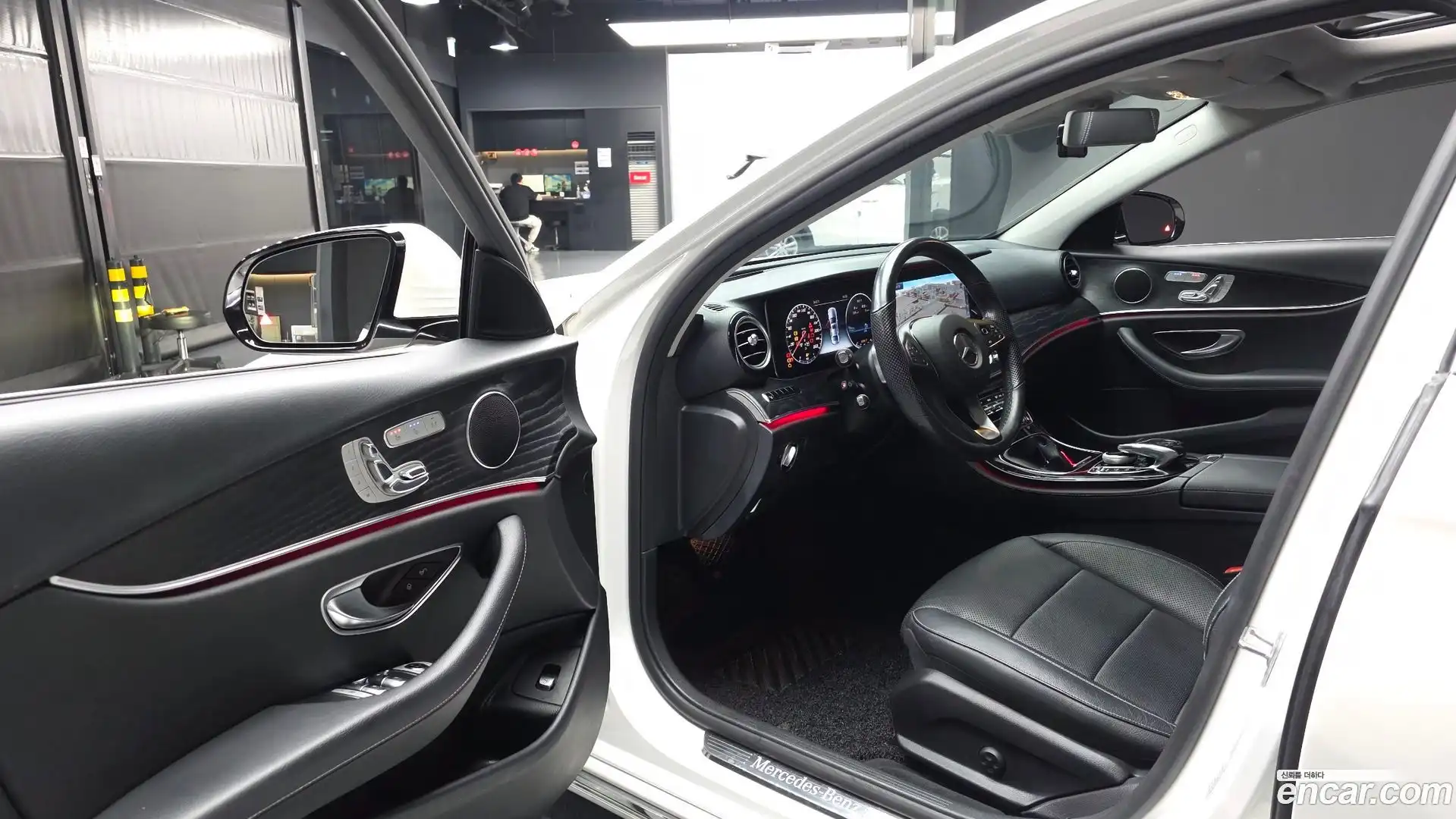 E-Class Mercedes-Benz 2016.10-INNER-010