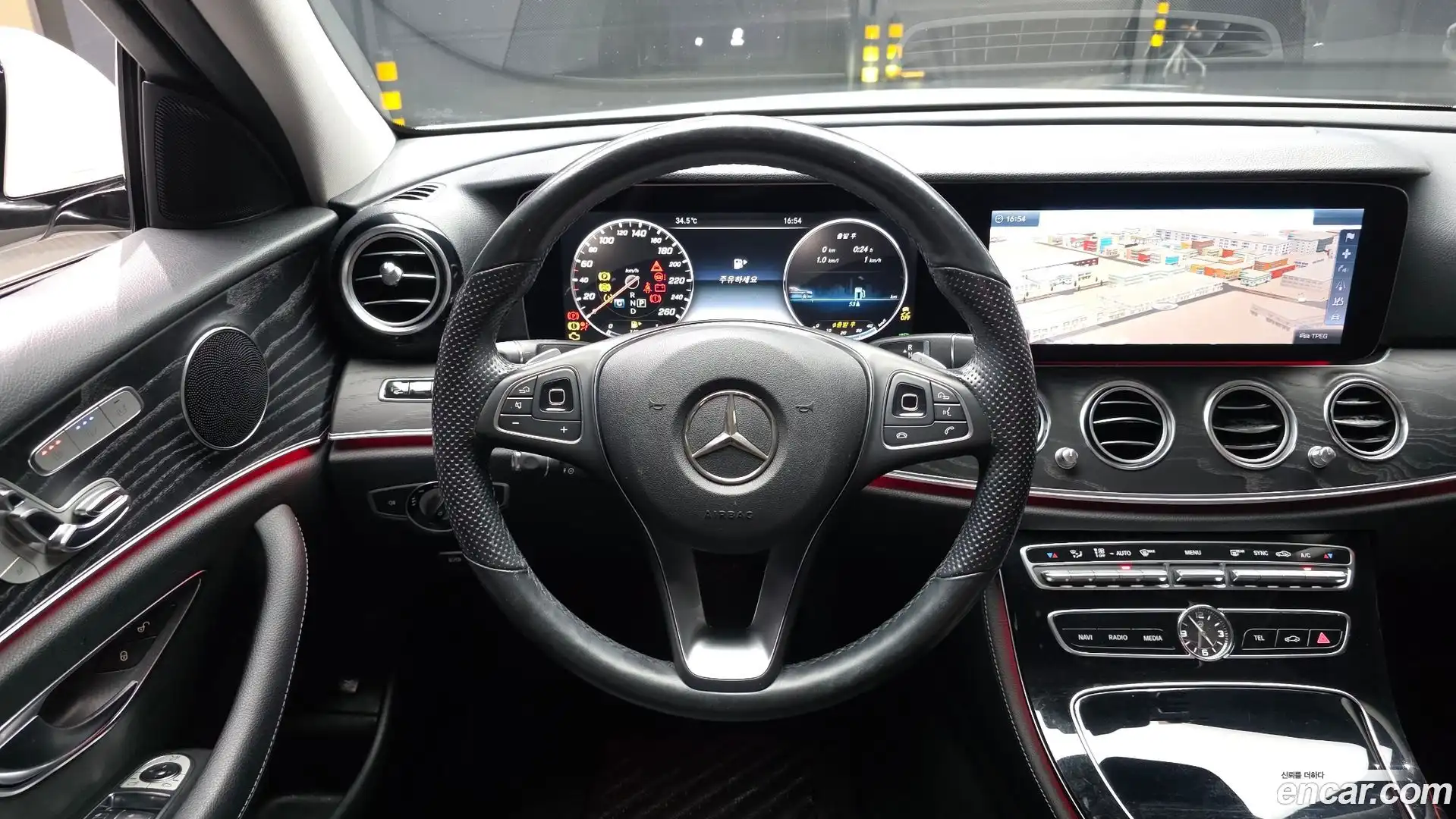 E-Class Mercedes-Benz 2016.10-OPTION-017