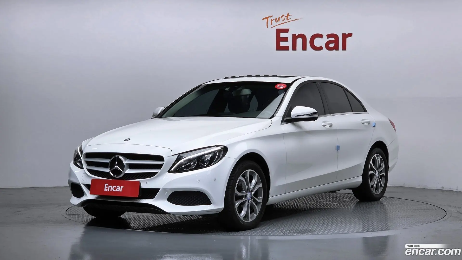 Main__Slider__Photo:C-Class Mercedes-Benz 2015.9-0