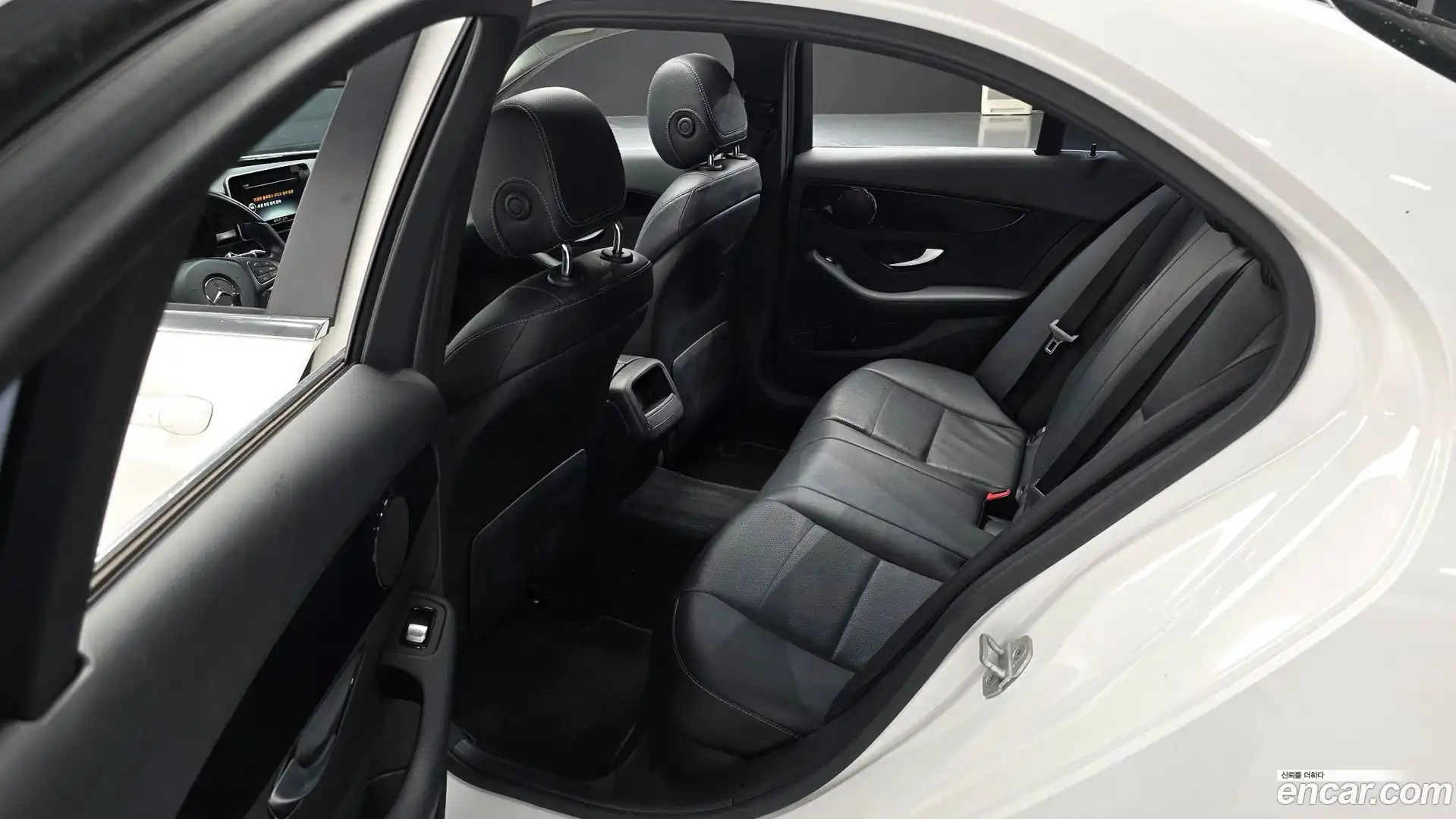 C-Class Mercedes-Benz 2015.9-OPTION-016