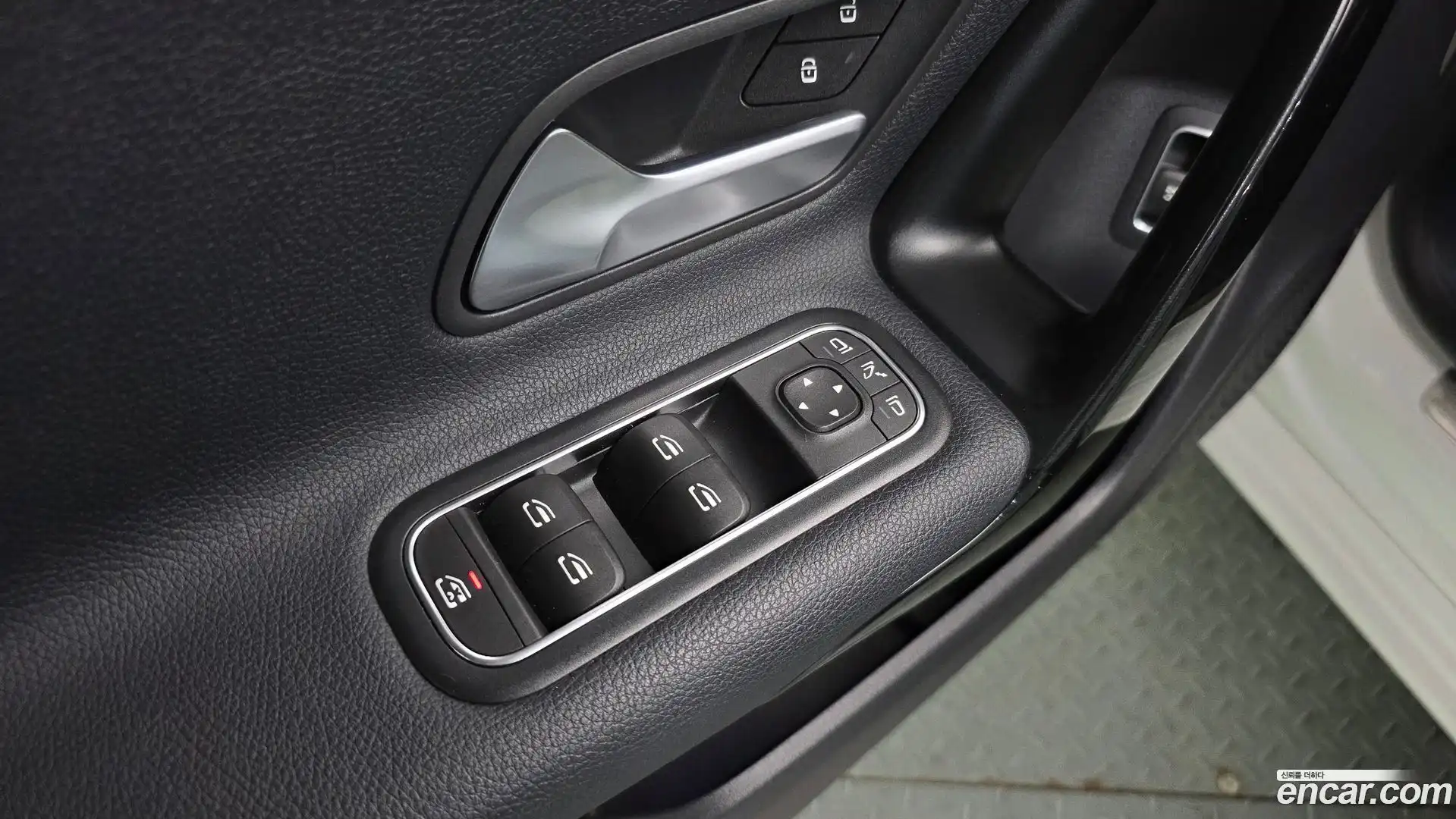 A-Class Mercedes-Benz 2020.4-OPTION-020
