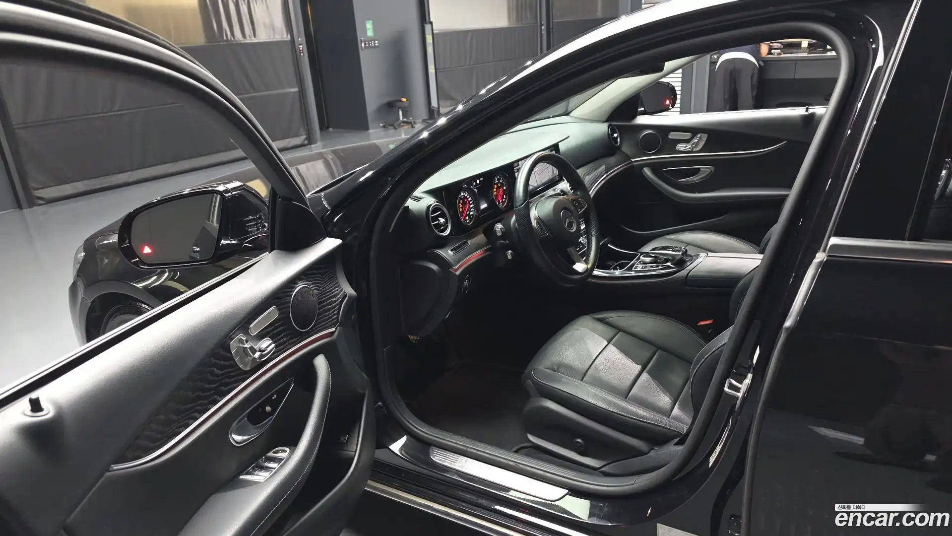 E-Class Mercedes-Benz 2017.3-INNER-010