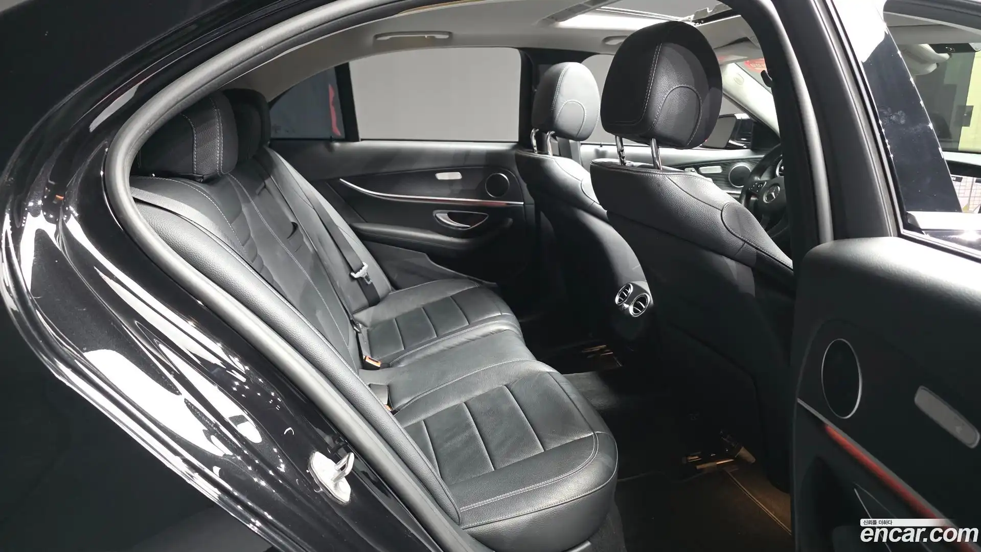 E-Class Mercedes-Benz 2017.3-OPTION-016
