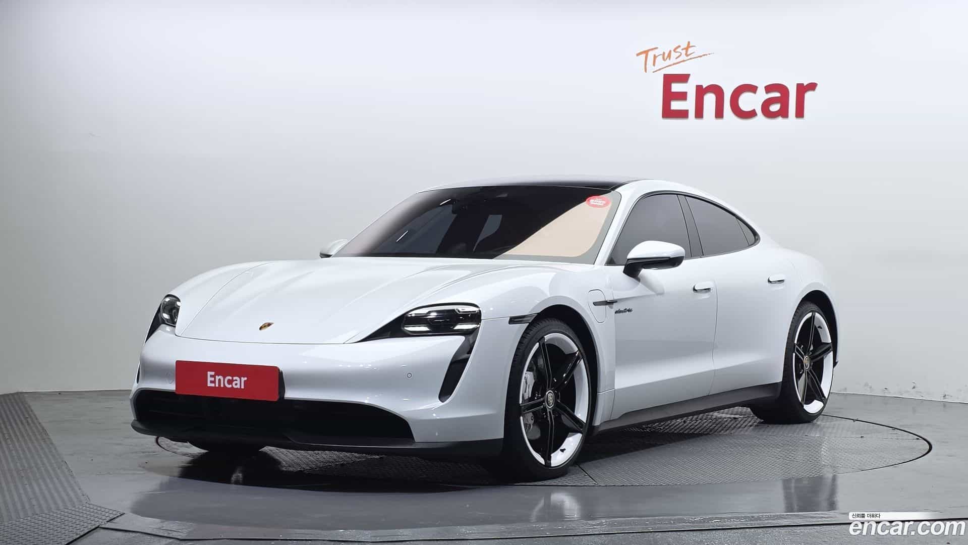 Taycan Porsche 2022.3-OUTER-001